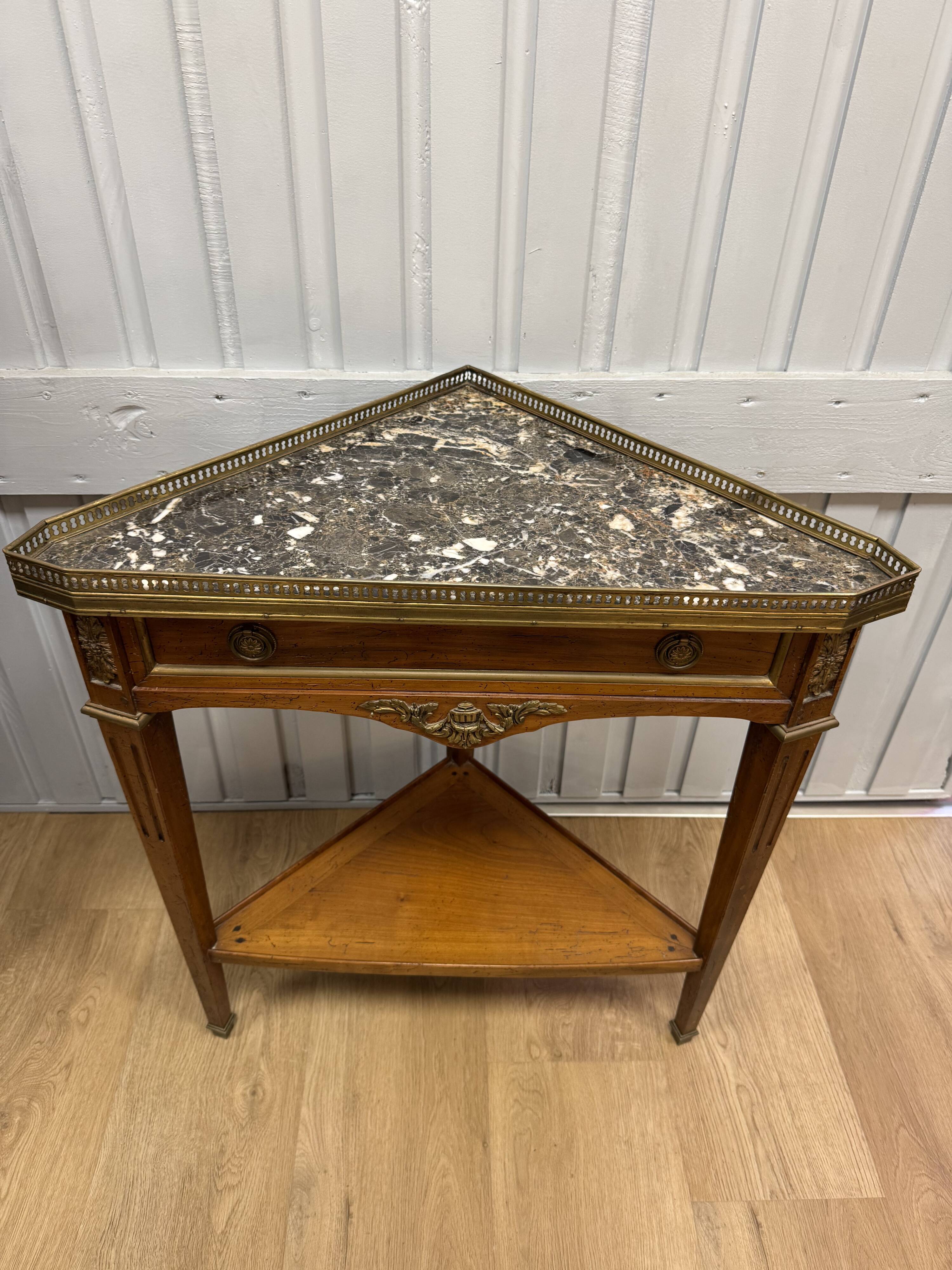 Corner shelf from Mailfert