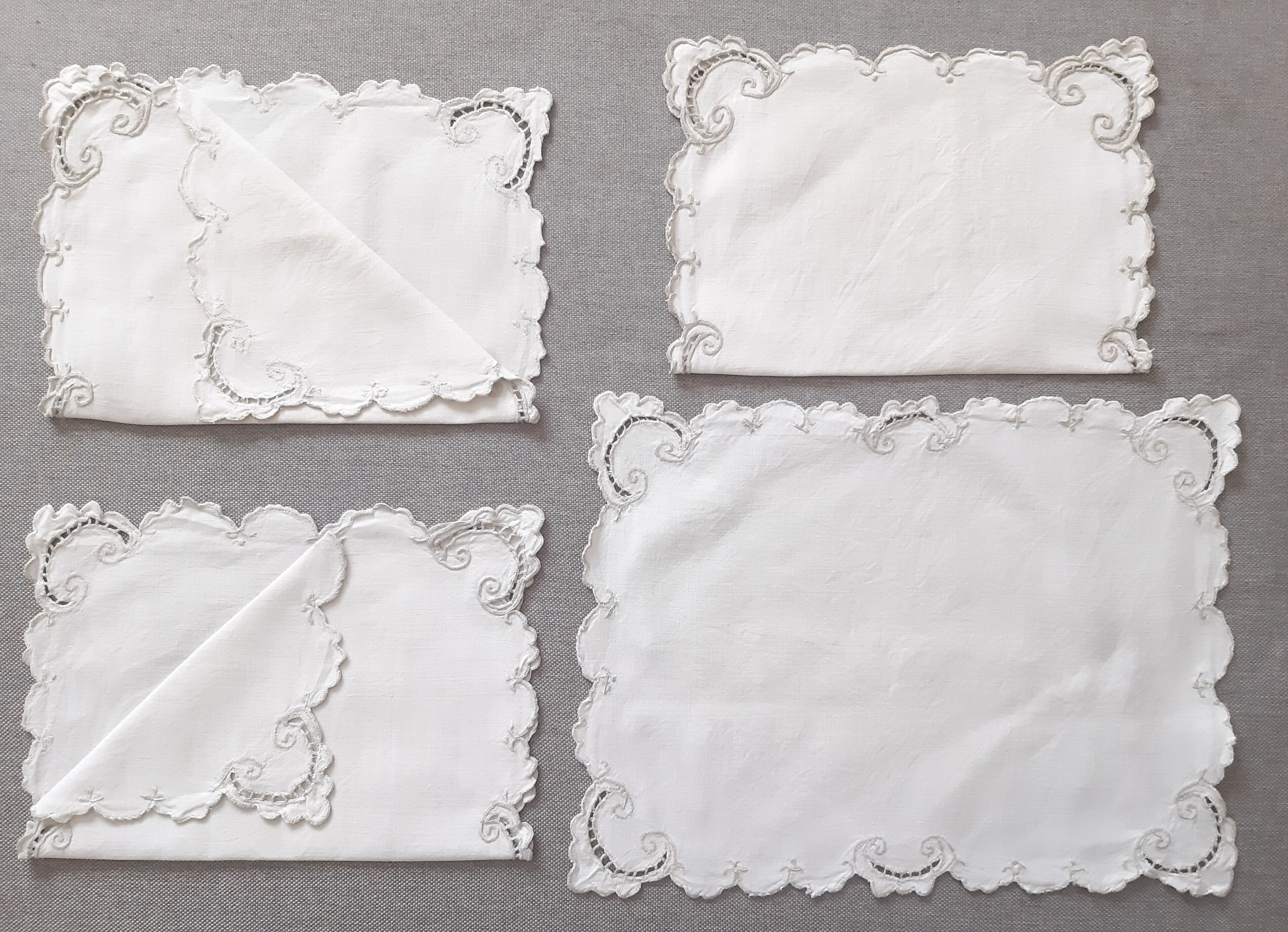 Towels/ 4 tea towels