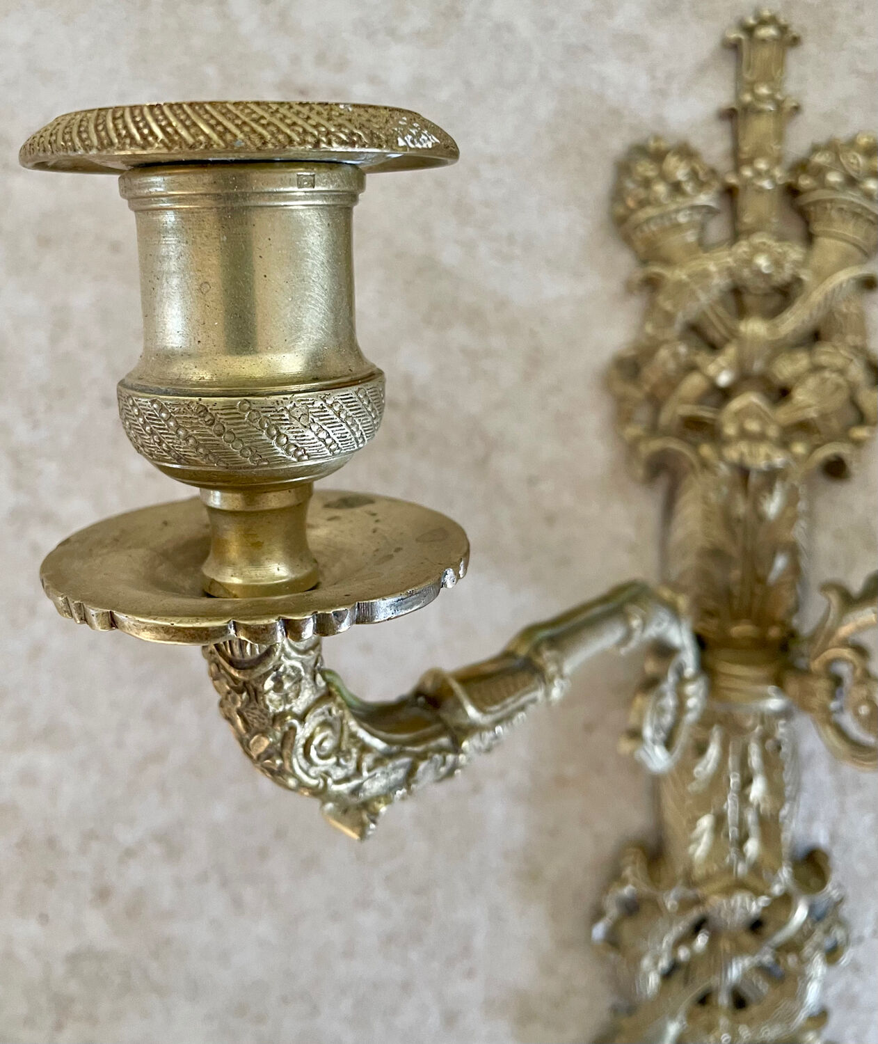 Pair of antique wall sconces in bronze - Louis XVI style / Saying