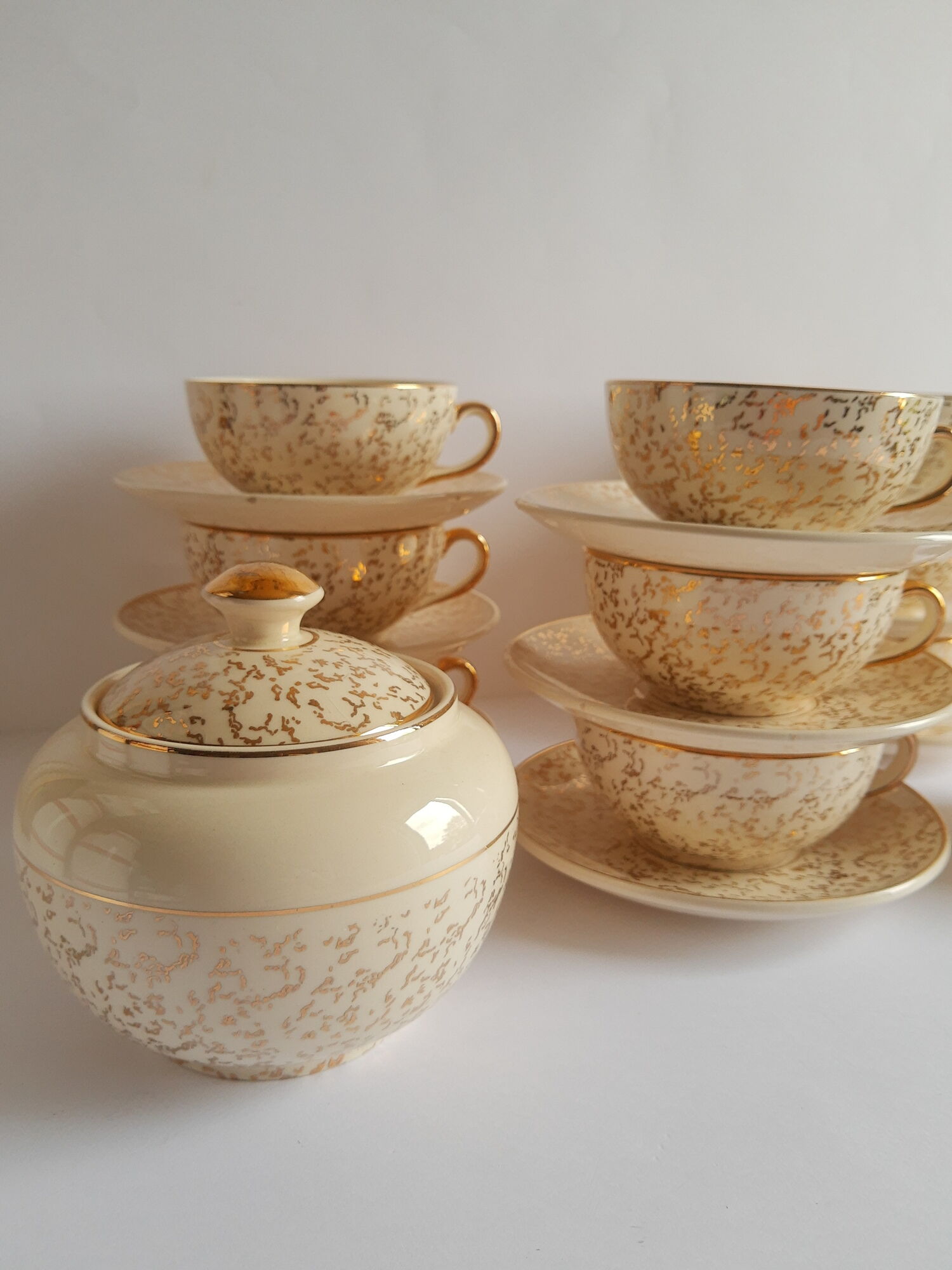 Villeroy and Boch coffee set 9 cups and vintage sugar and milk pot