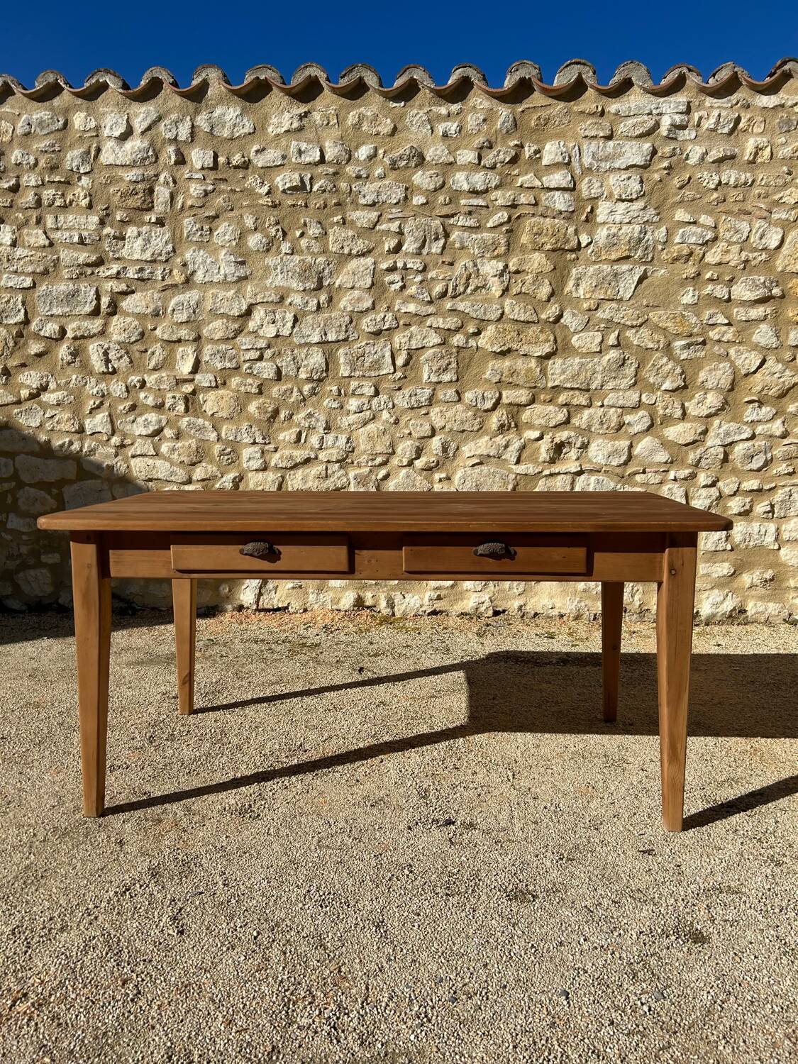 Farm table