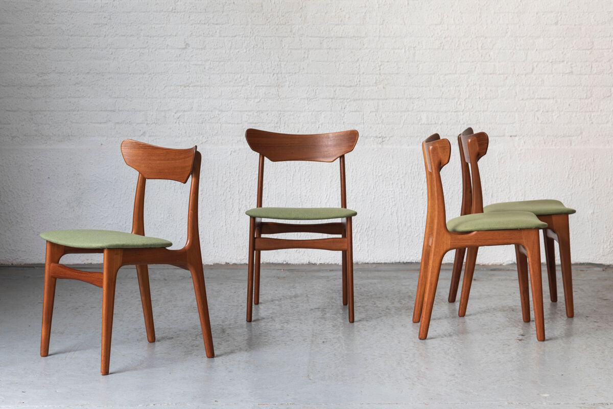 Set of 4 dining chairs by Schiønning & Elgaard with green seat