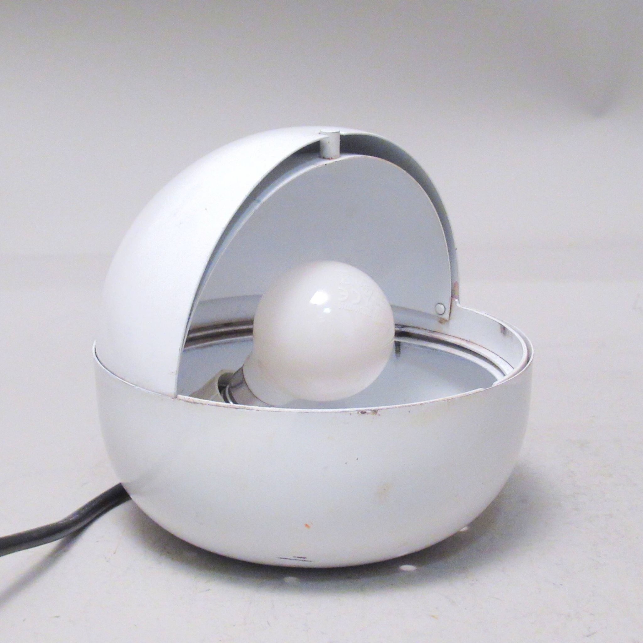 Lampe boule à volet pivotant Lamperti, années 60