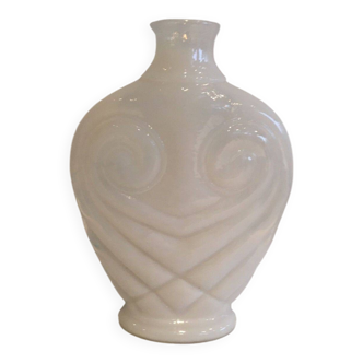 White opaline glass owl vase. Around 1970.