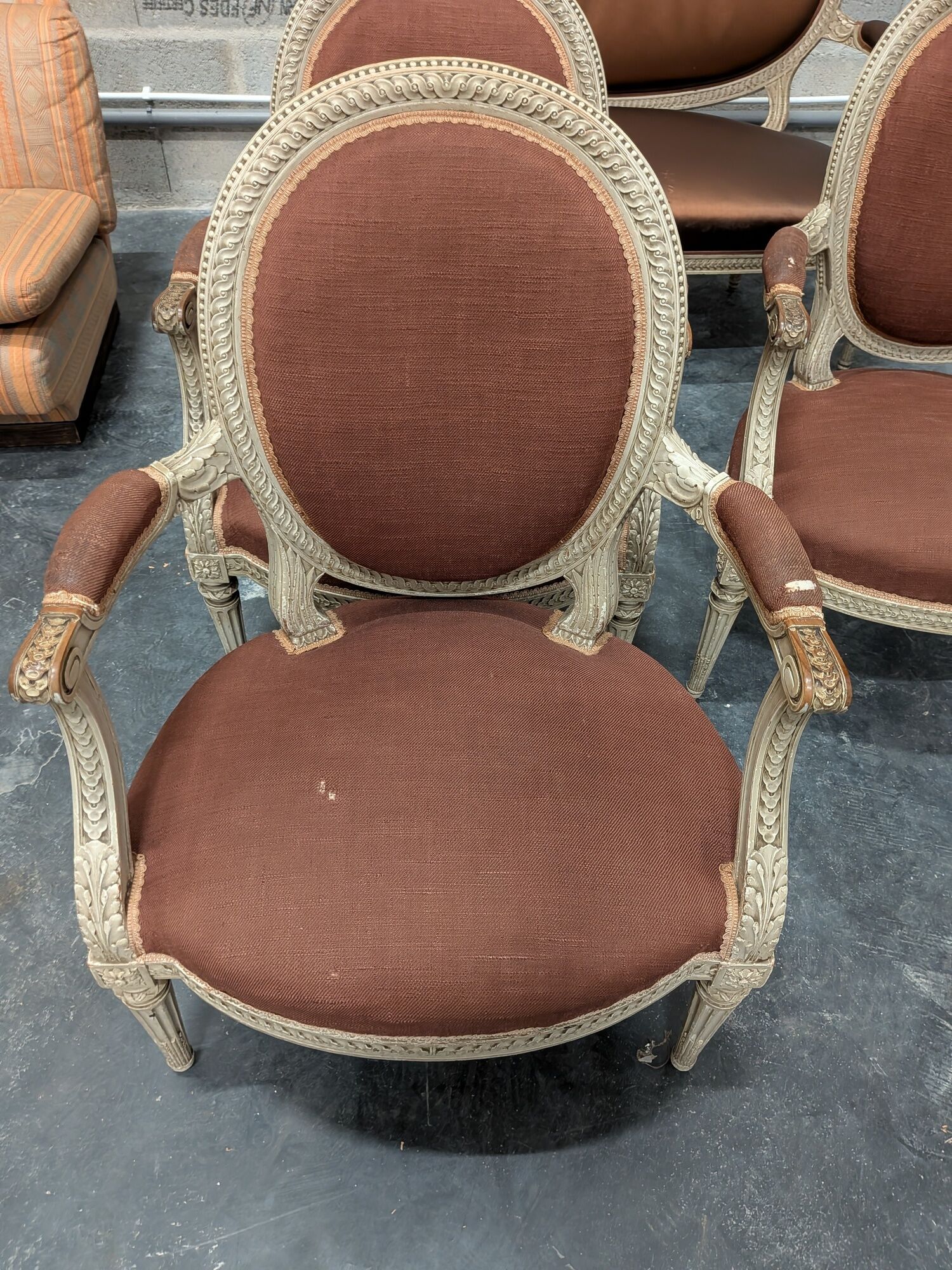 Antique Louis XVI style salon – Basket seat settee and 4 armchairs