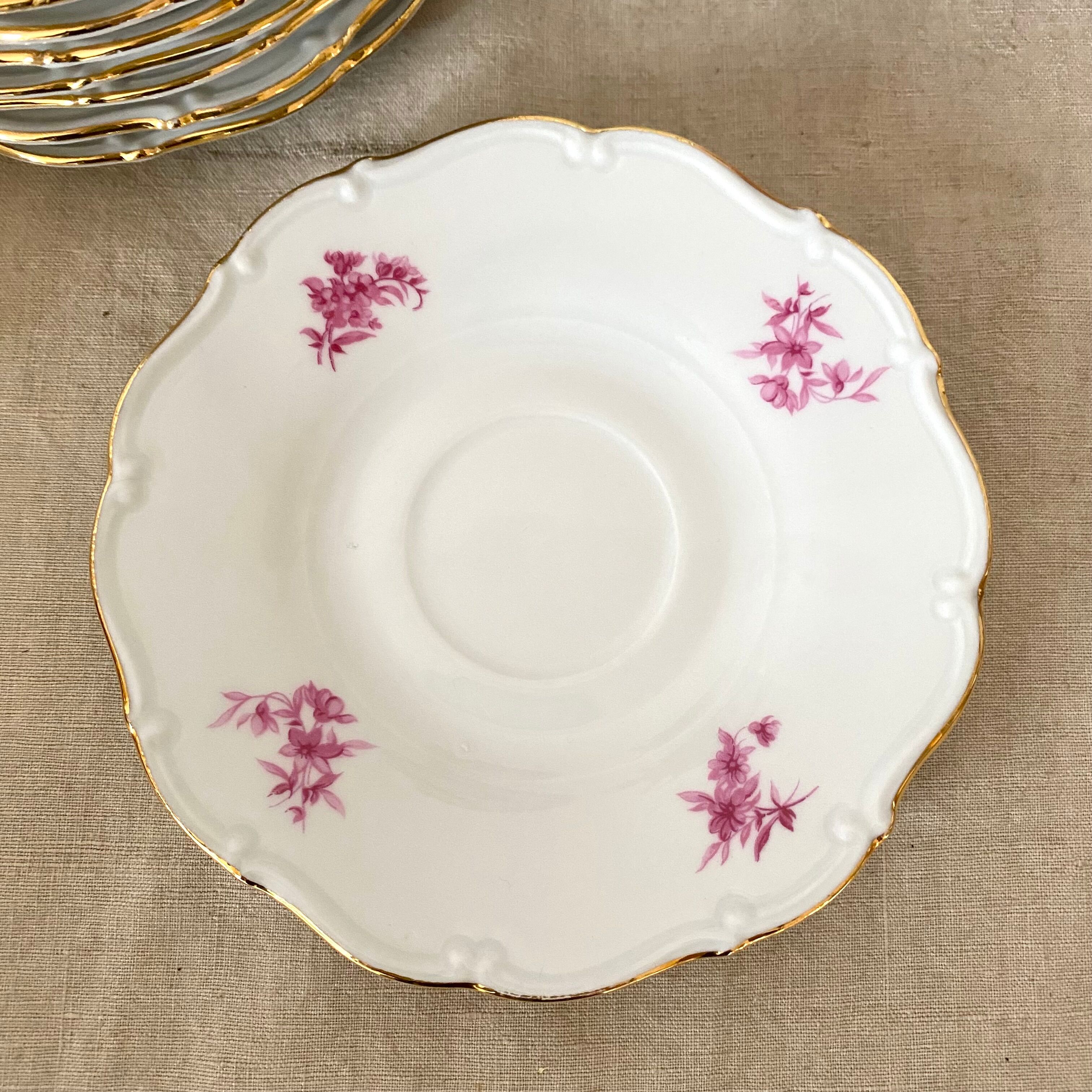 Tasses en porcelaine fleuries