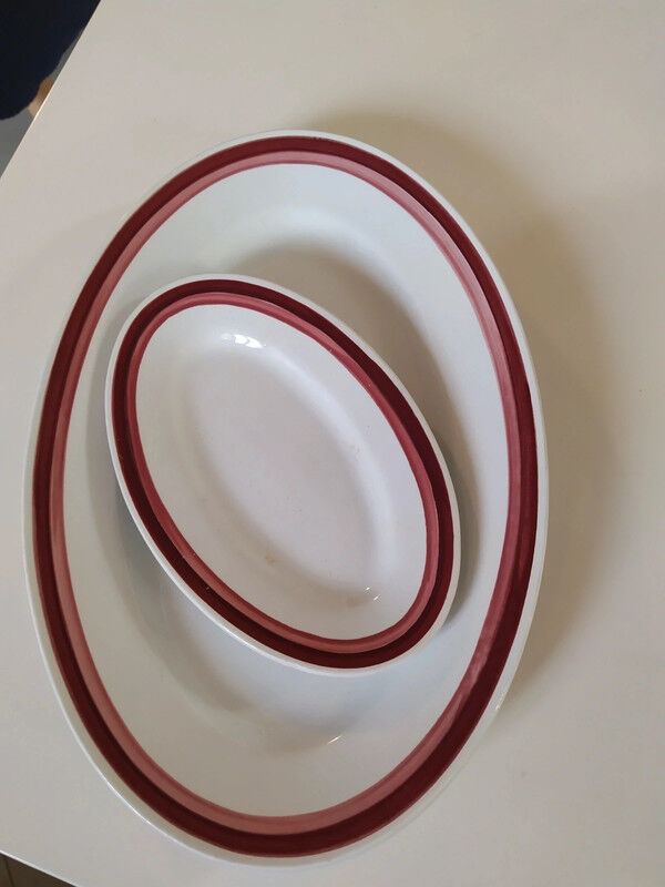 Montereau serving dishes