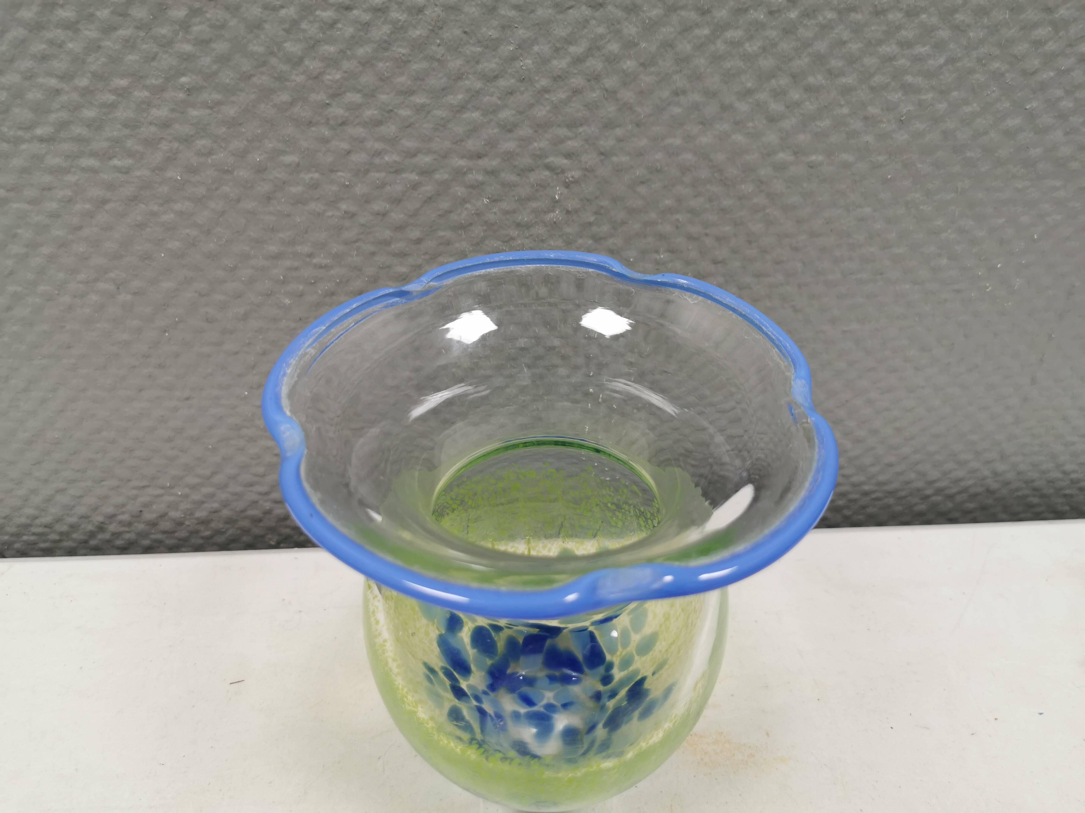 Vase conçu par Monica Backström pour Kosta Boda