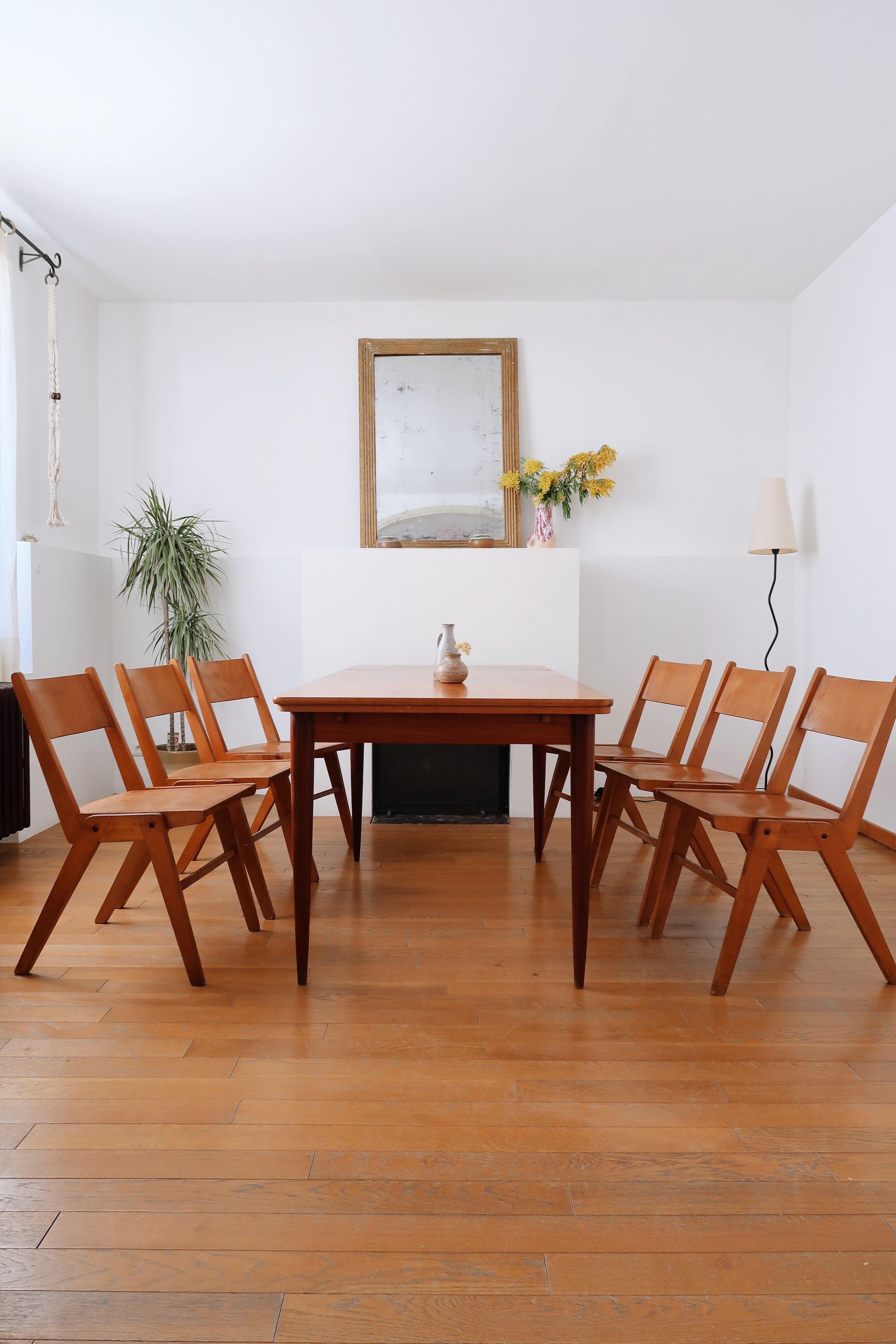 Set of 12 Scandinavian chairs compass feet