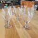 8 verres à pied anciens en verre gravé