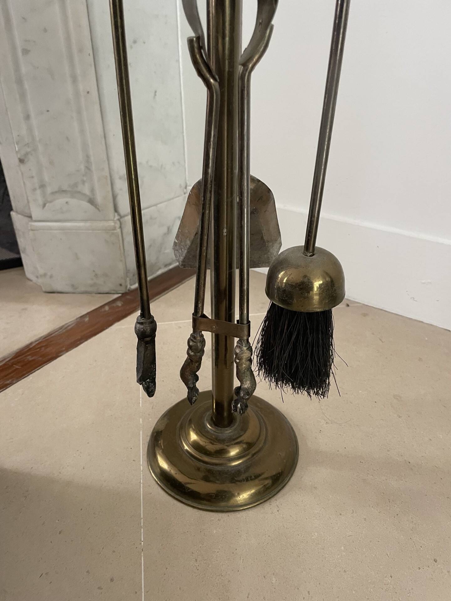 Fireplace tool set