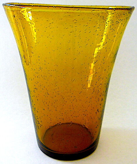 Vase à fond plat en verre bullé par la verrerie de Biot