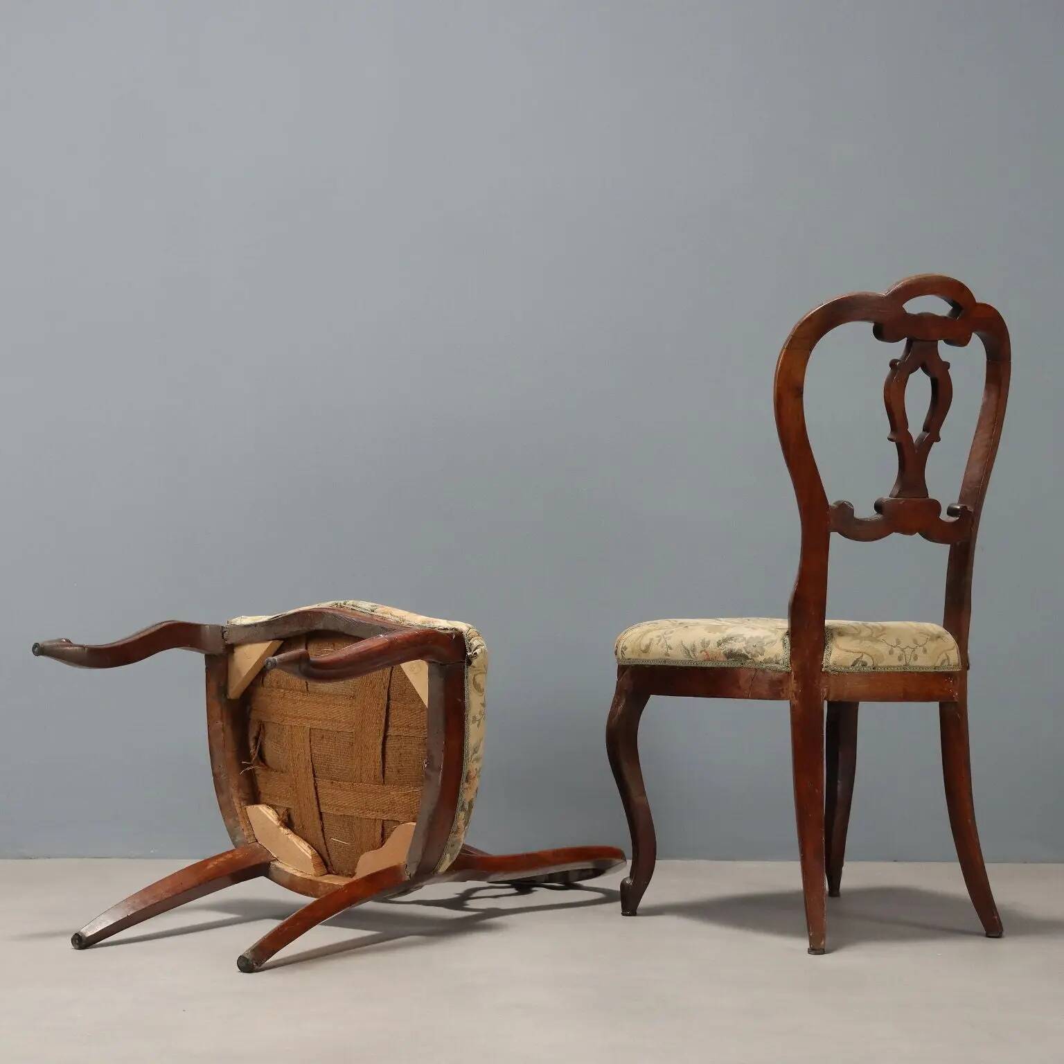 Set of 4 antique Louis-Philippe walnut chairs, upholstered seat, Italy, 19th century.