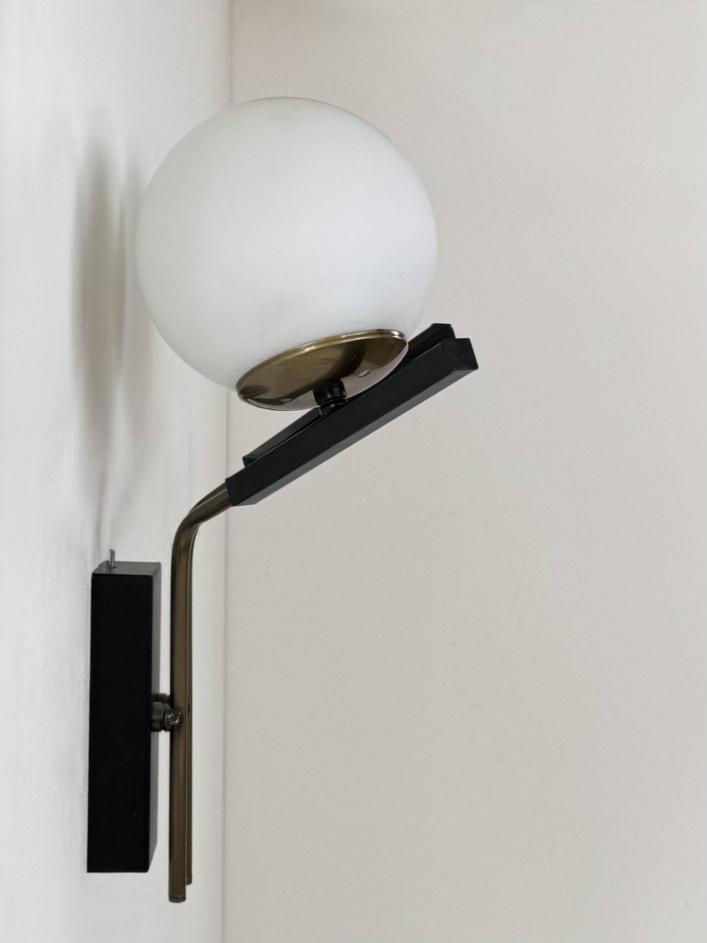 Vintage double opaline and brass wall light, France, 1970.