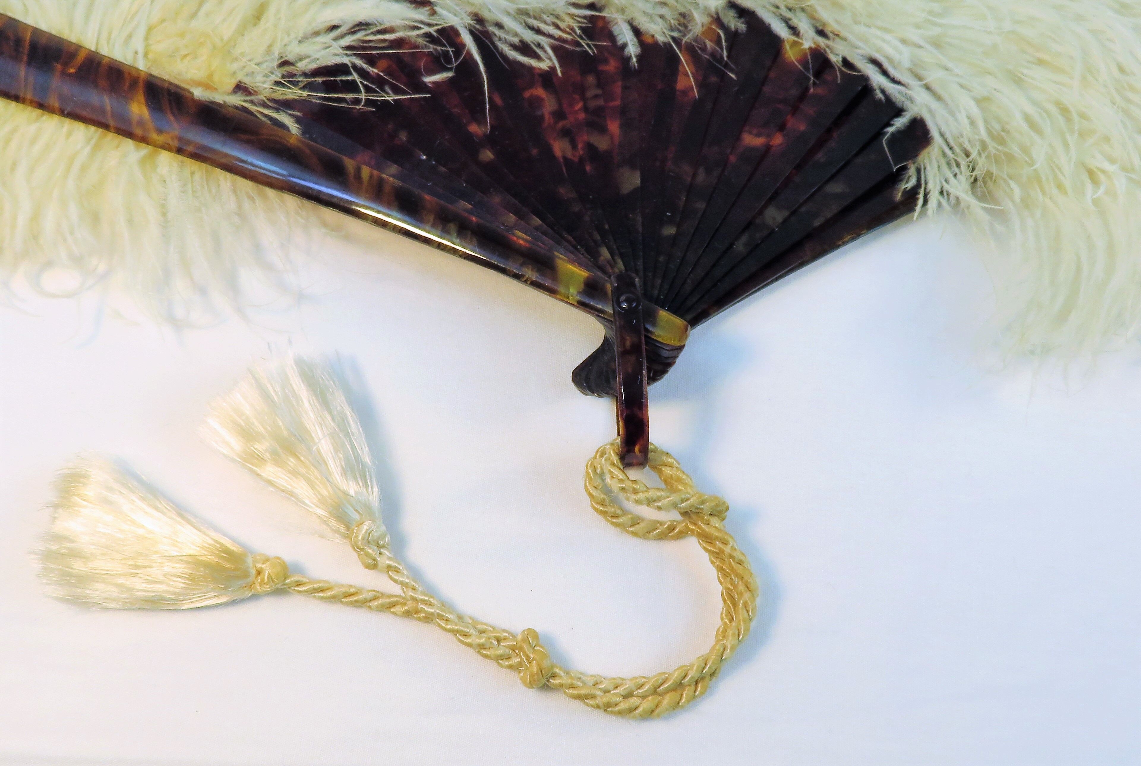 Large EVENTAIL in ostrich feather and scaled frame, nineteenth