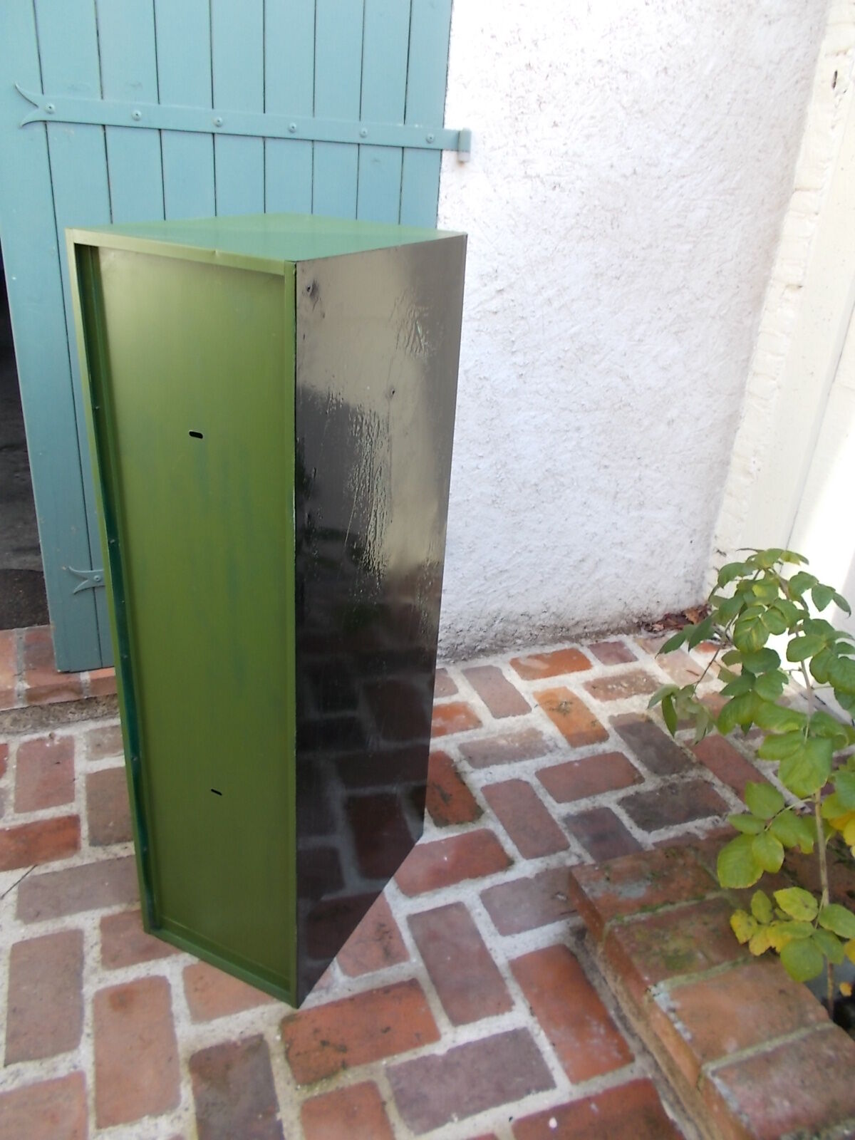 Valve steel furniture