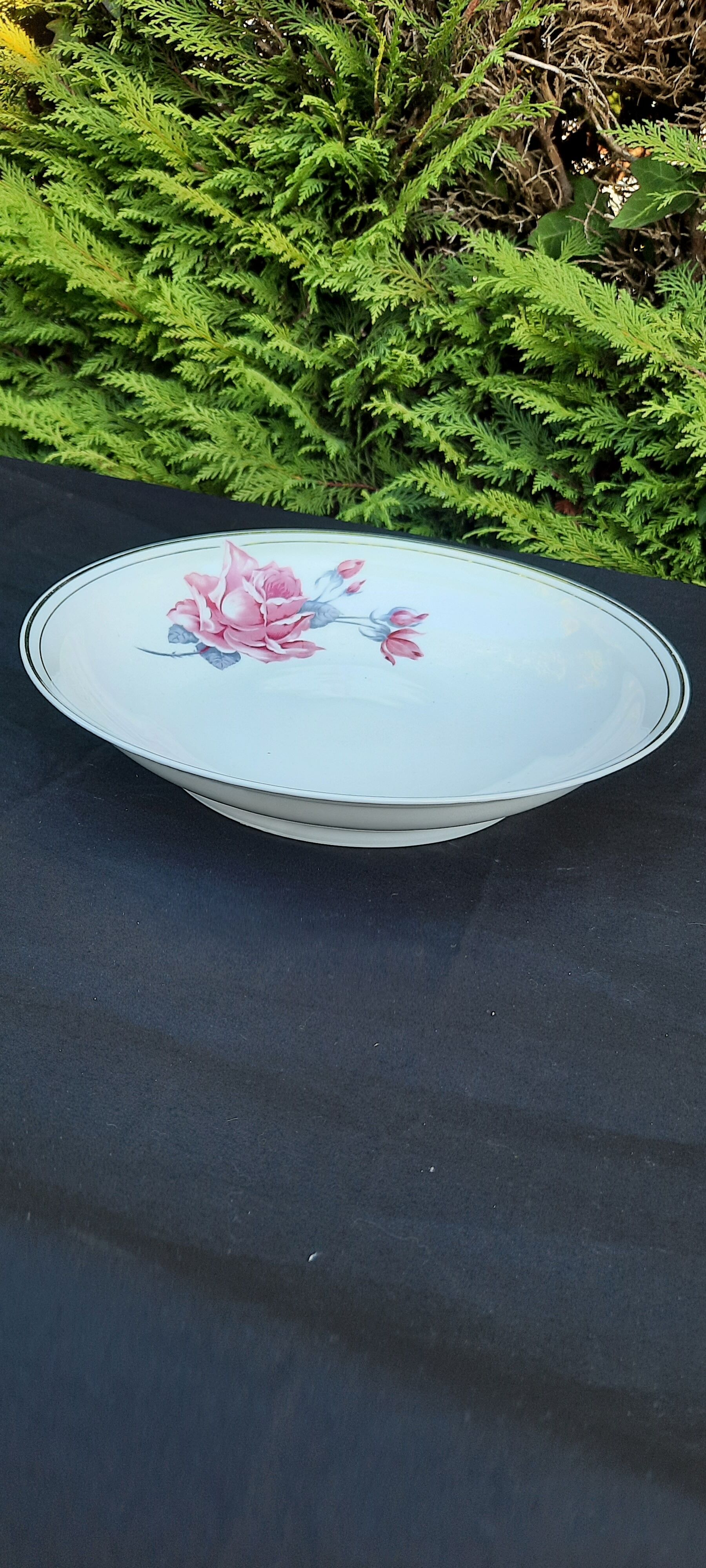 Porcelain hollow dish Rose-Marie UML France
