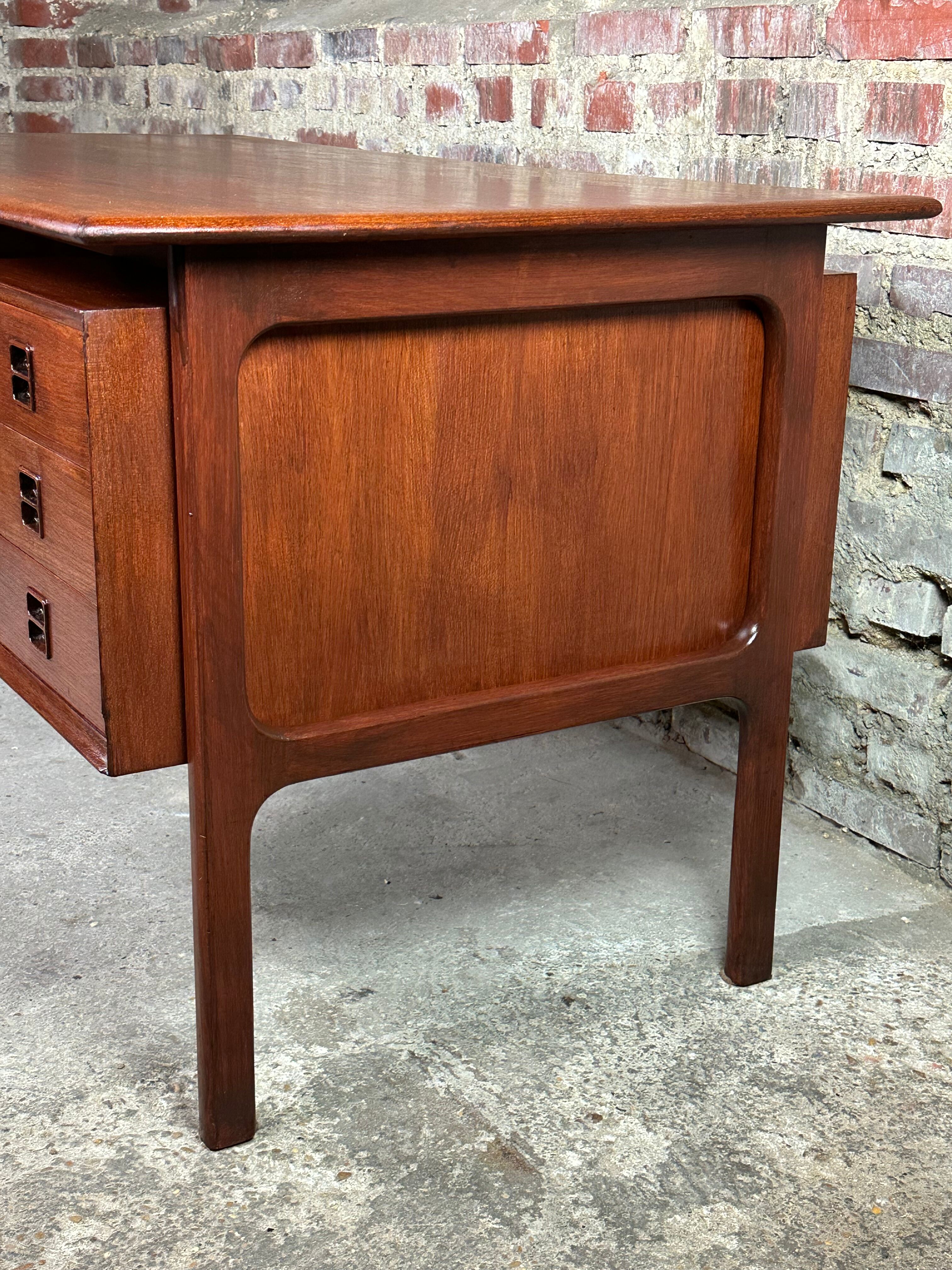 Scandinavian desk by Arne Vodder for Sibast, 1960