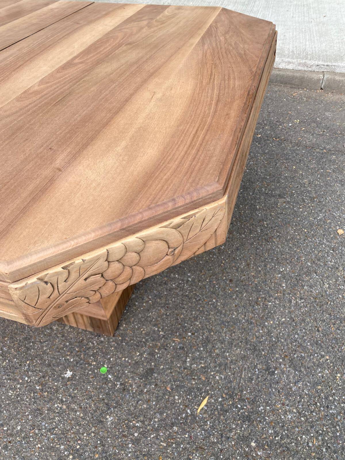 Art Deco extendable dining table renovated in solid walnut with a central leg 193.