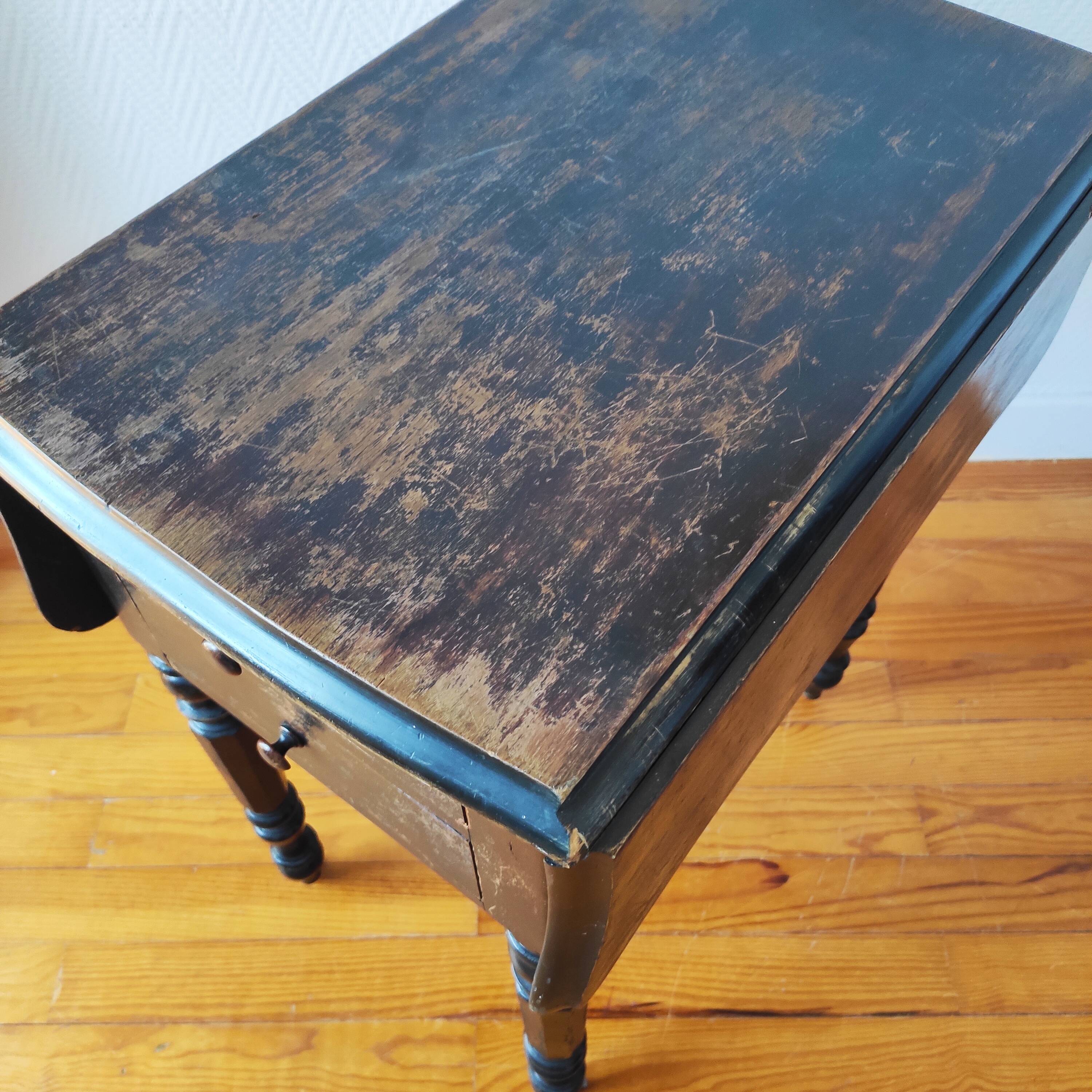 Table d’appoint ancienne à abattants style Napoleon III