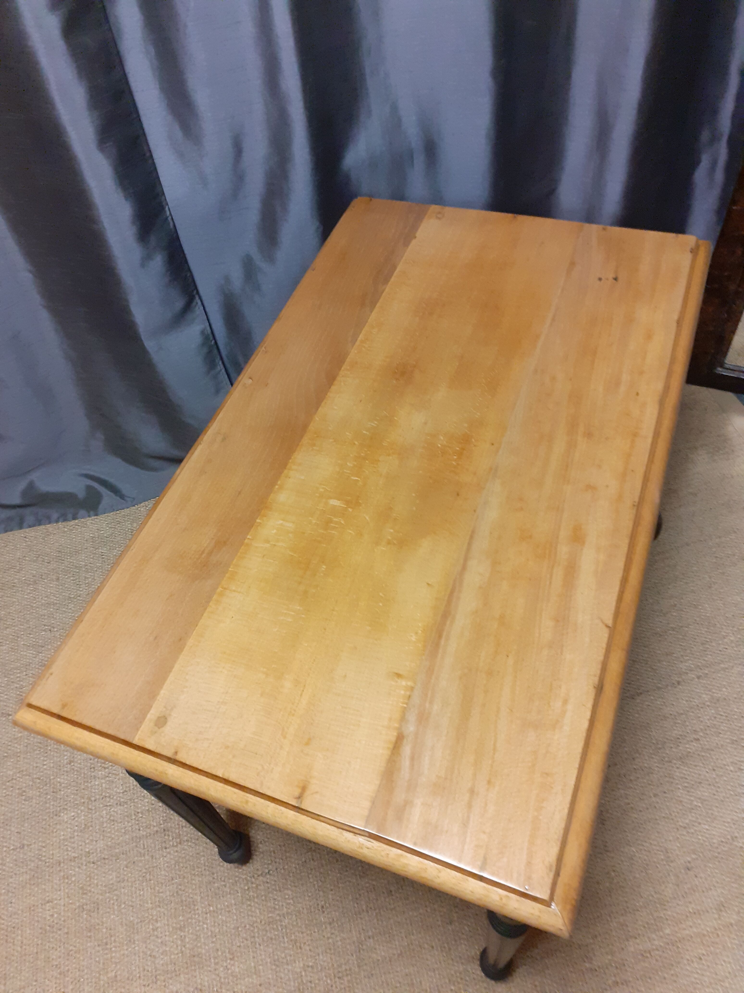 Old desk table in patinated anthracite revamped beech.