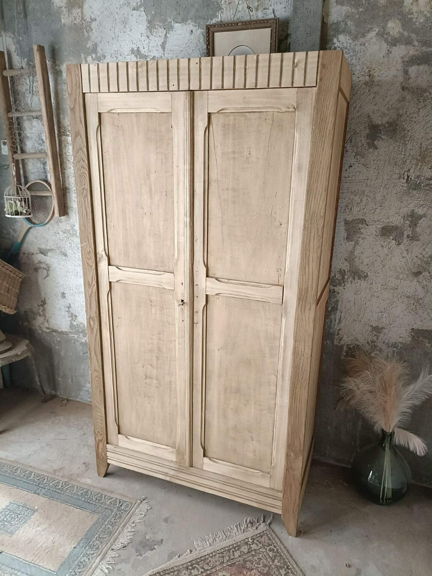 Armoire parisienne 