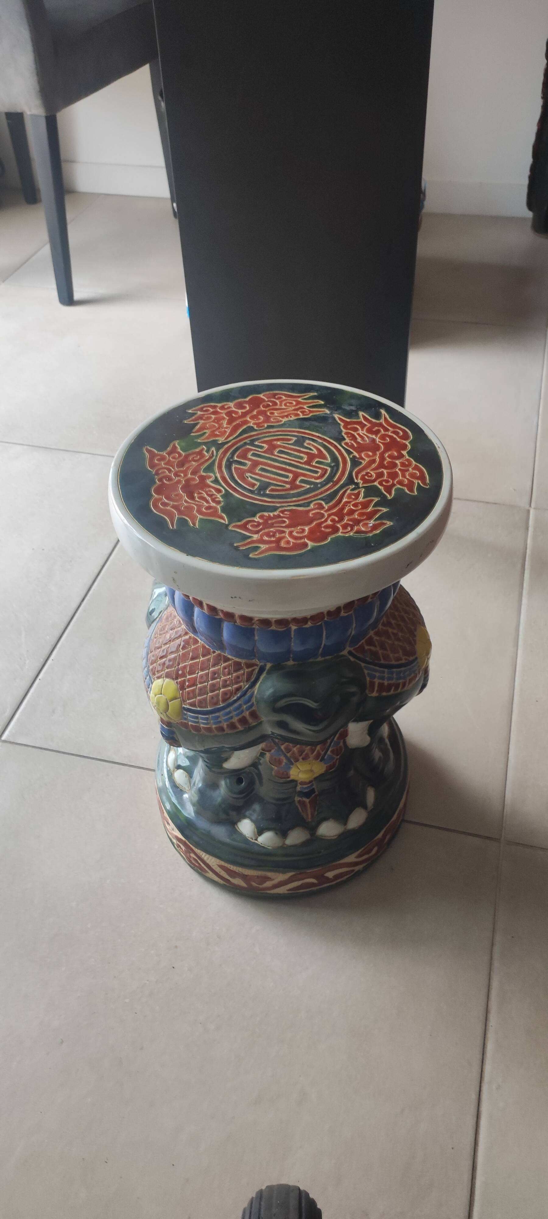 Tabouret de jardin / Sellette d'appoint / Porte-plante  ​Matériau :