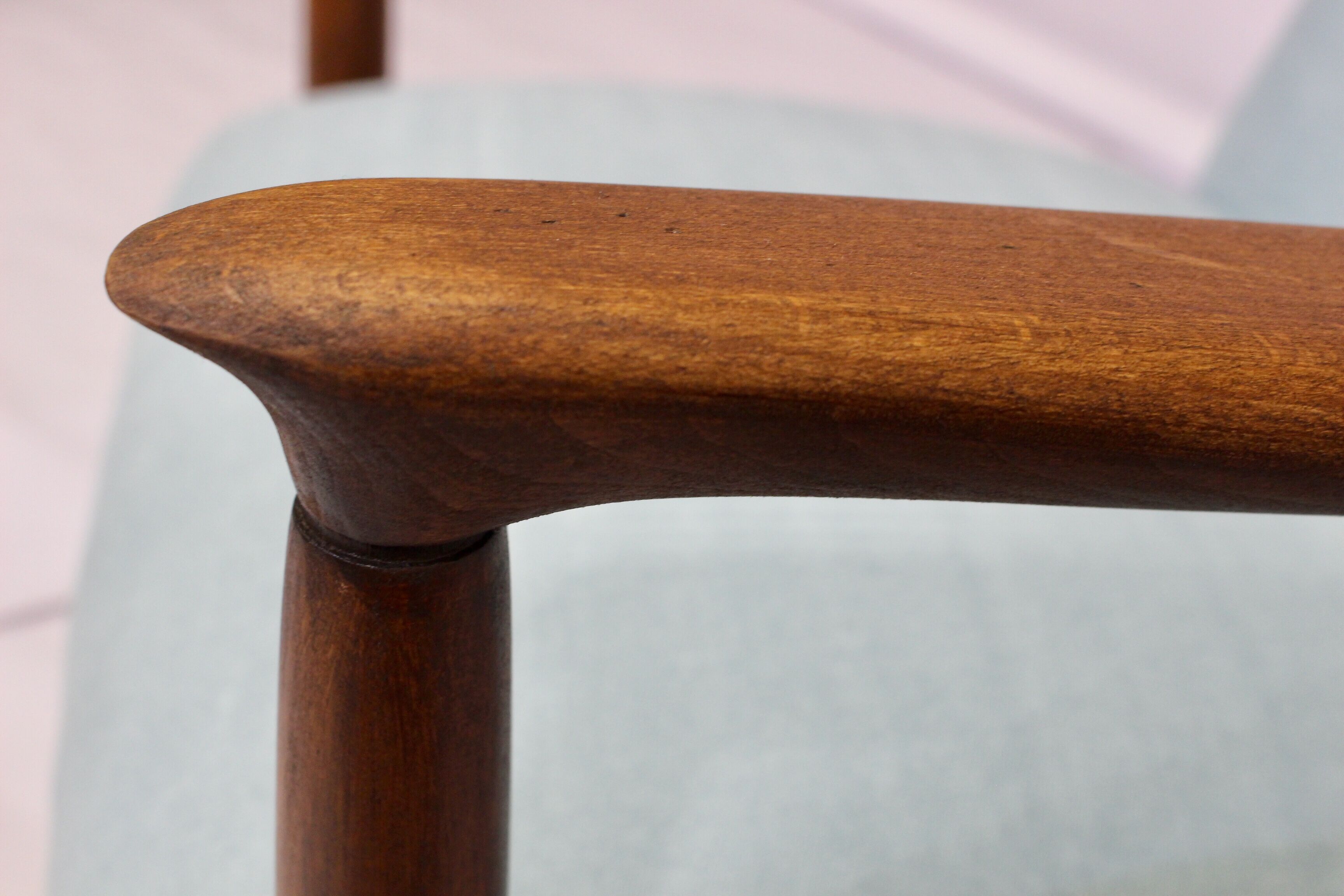 Fauteuil vintage GFM-142 1960 Edmund Homa entièrement restauré tissu bleu aspect velouté