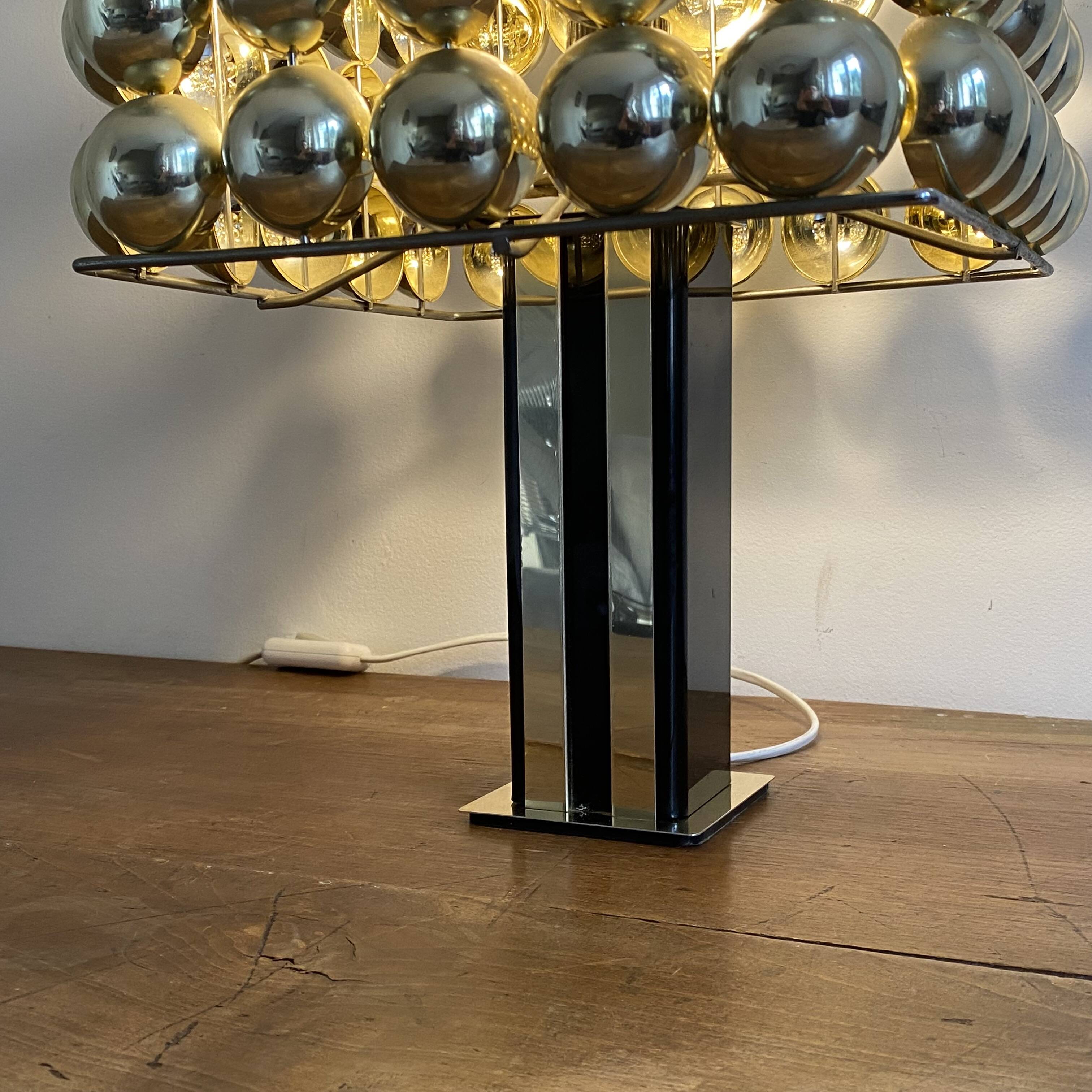Kinetic lamp. 1970. Plexiglass. Space age.