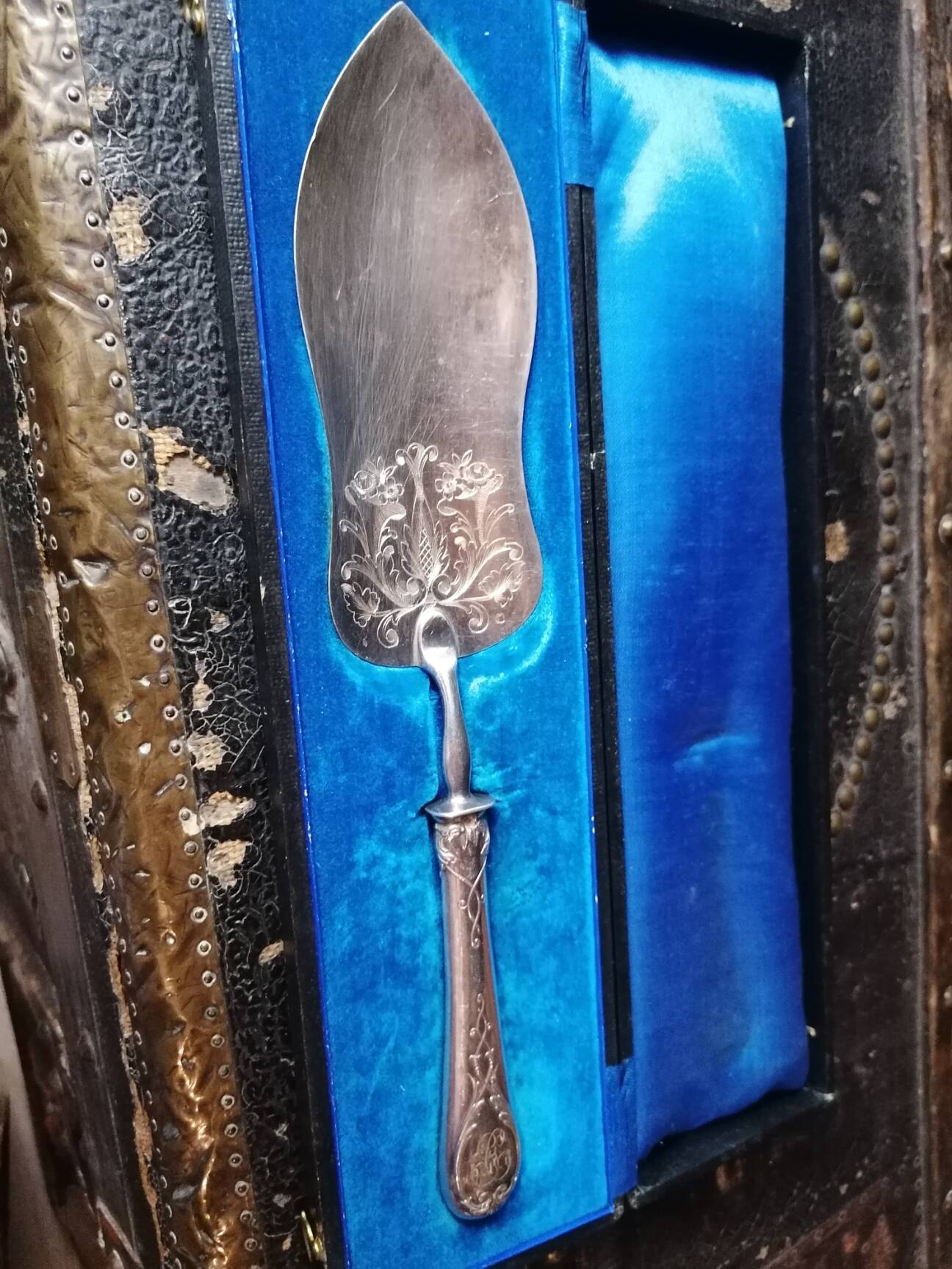 Solid silver serving shovel, 1st grade. Louis XV / Art Nouveau style