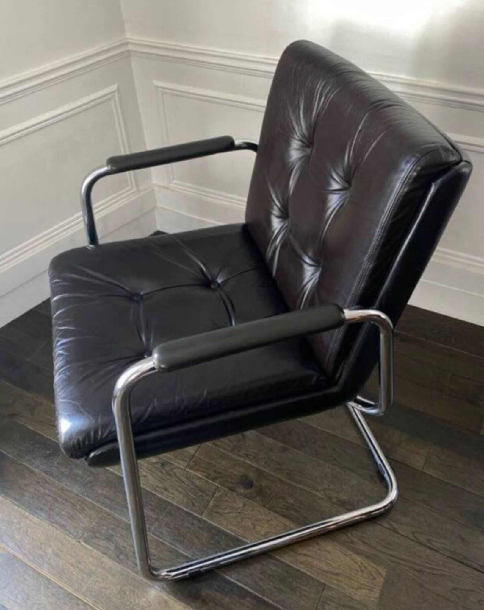 Vintage black leather and chrome executive chair - Italian design by Co.Fe.Mo - 80's
