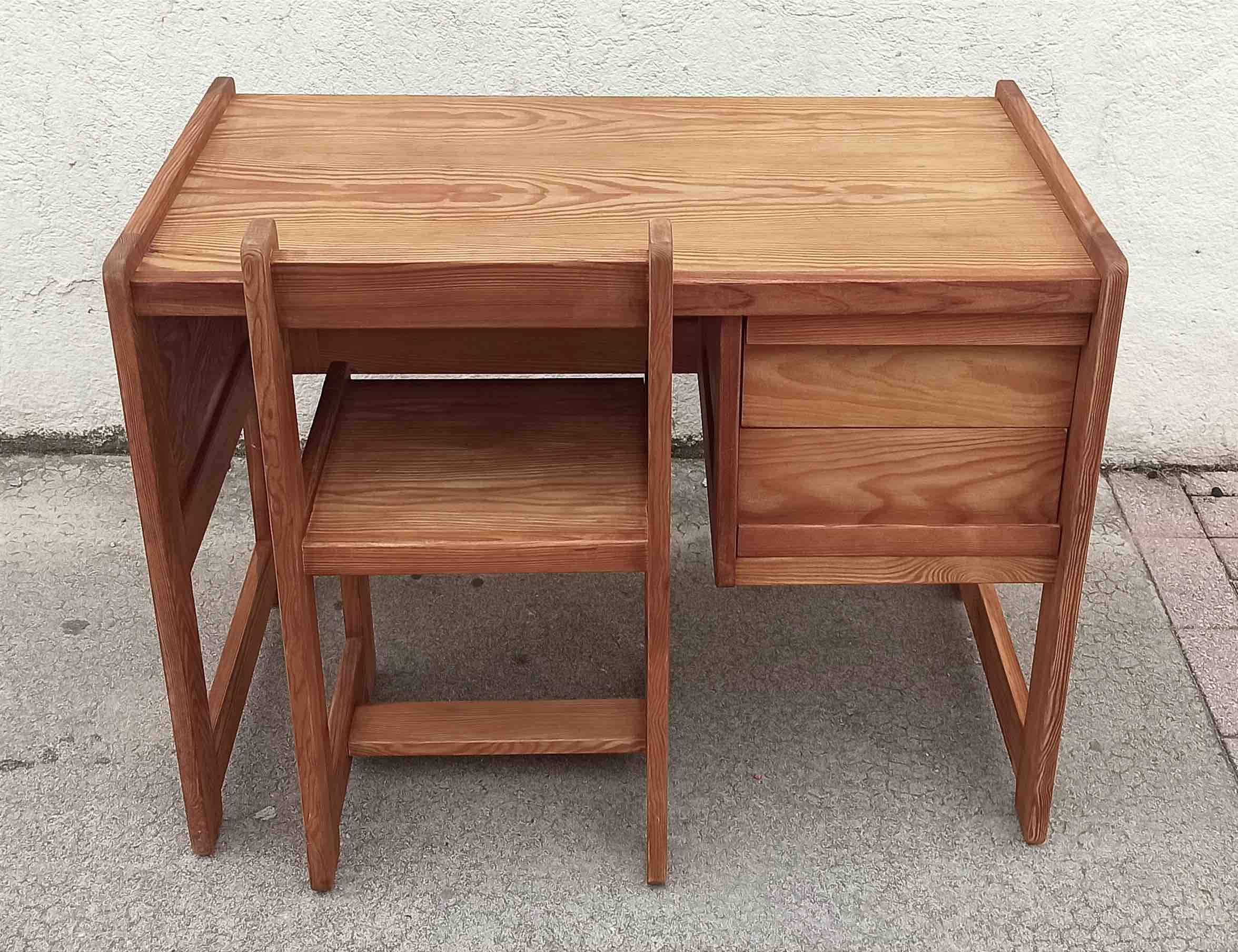 Desk and its brutalist style chair Sled legs 70s