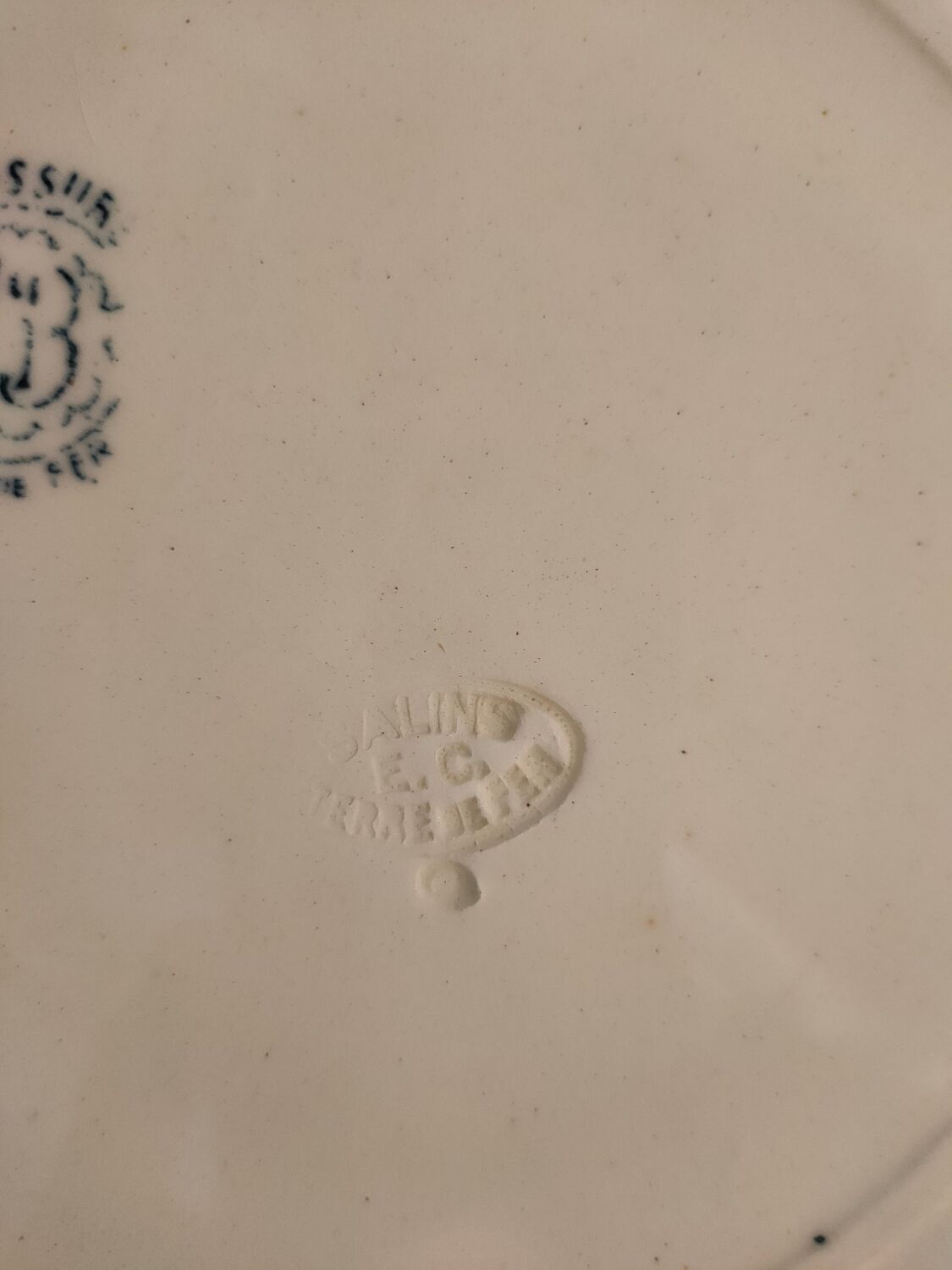 Plate iron earth Salins