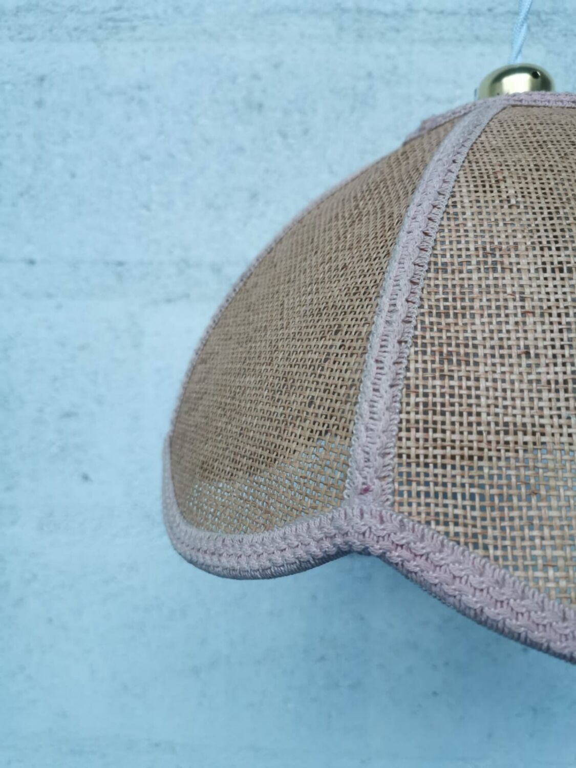 Wicker flower suspension