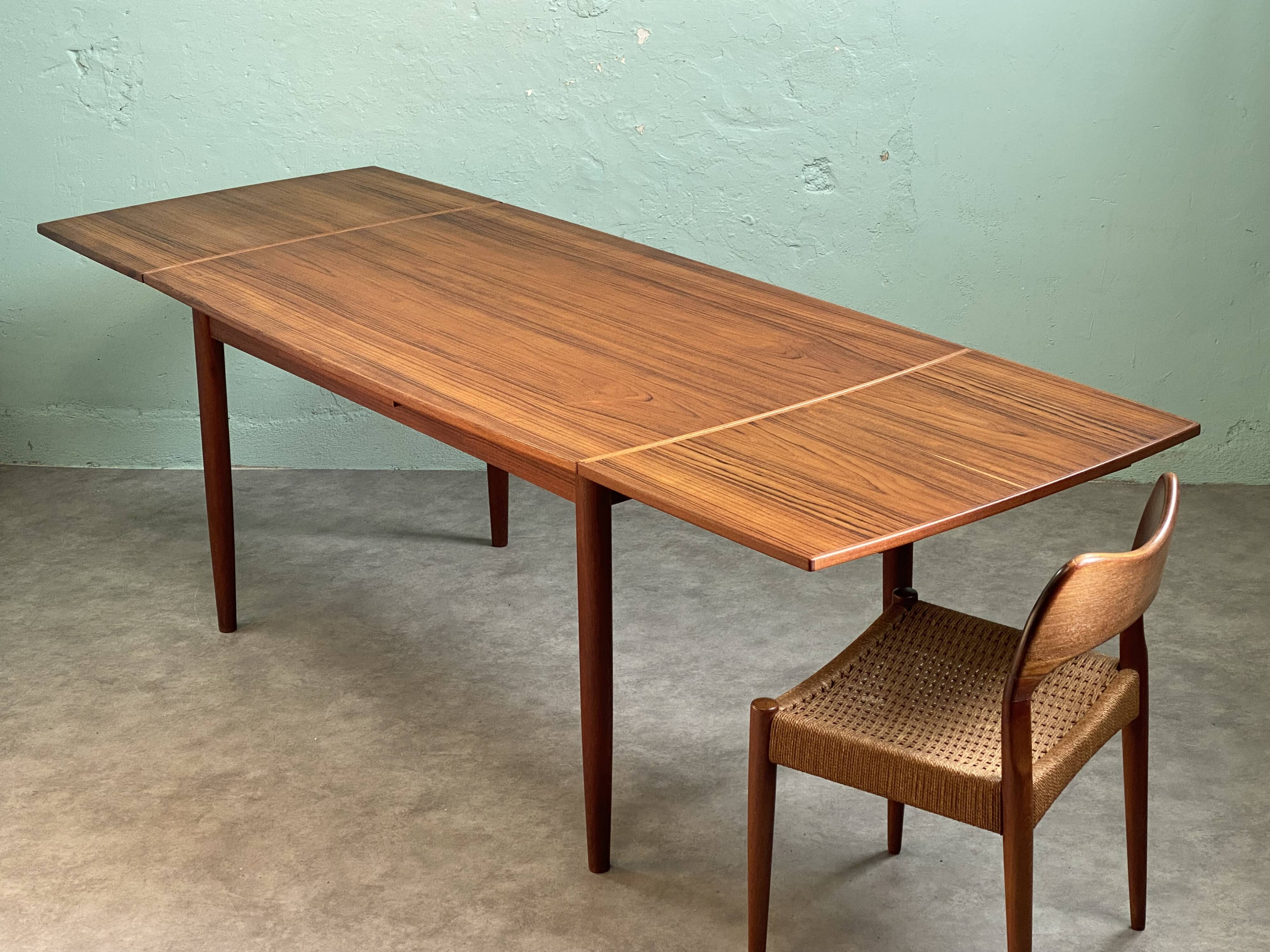 Extensible table dznoise Vejle Stole Mobelfabrik