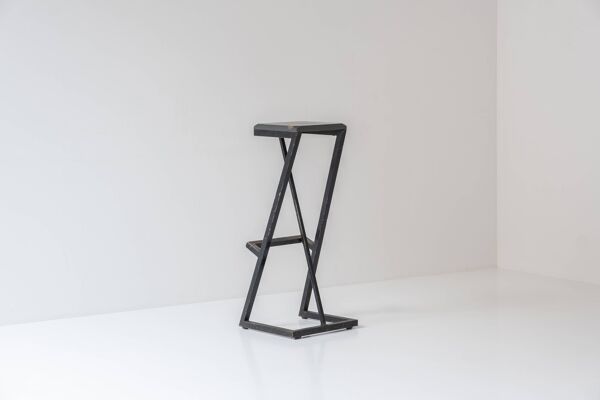 Ensemble de deux tabourets de bar prototypes des années 1950.
