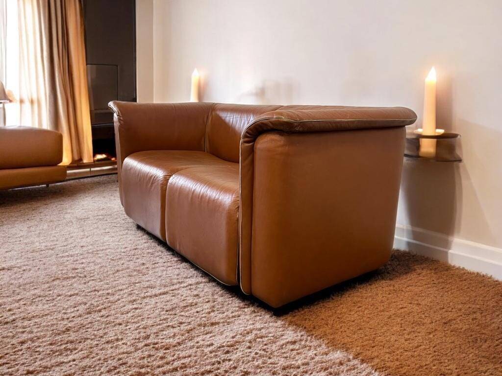 Canapé vintage en cuir couleur cognac deux places