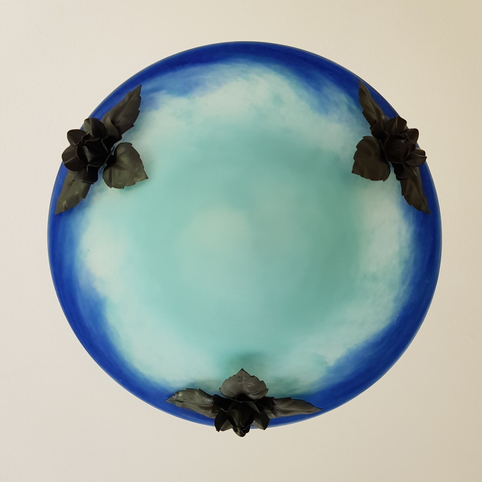 Blue glass paste and wrought iron basin suspension