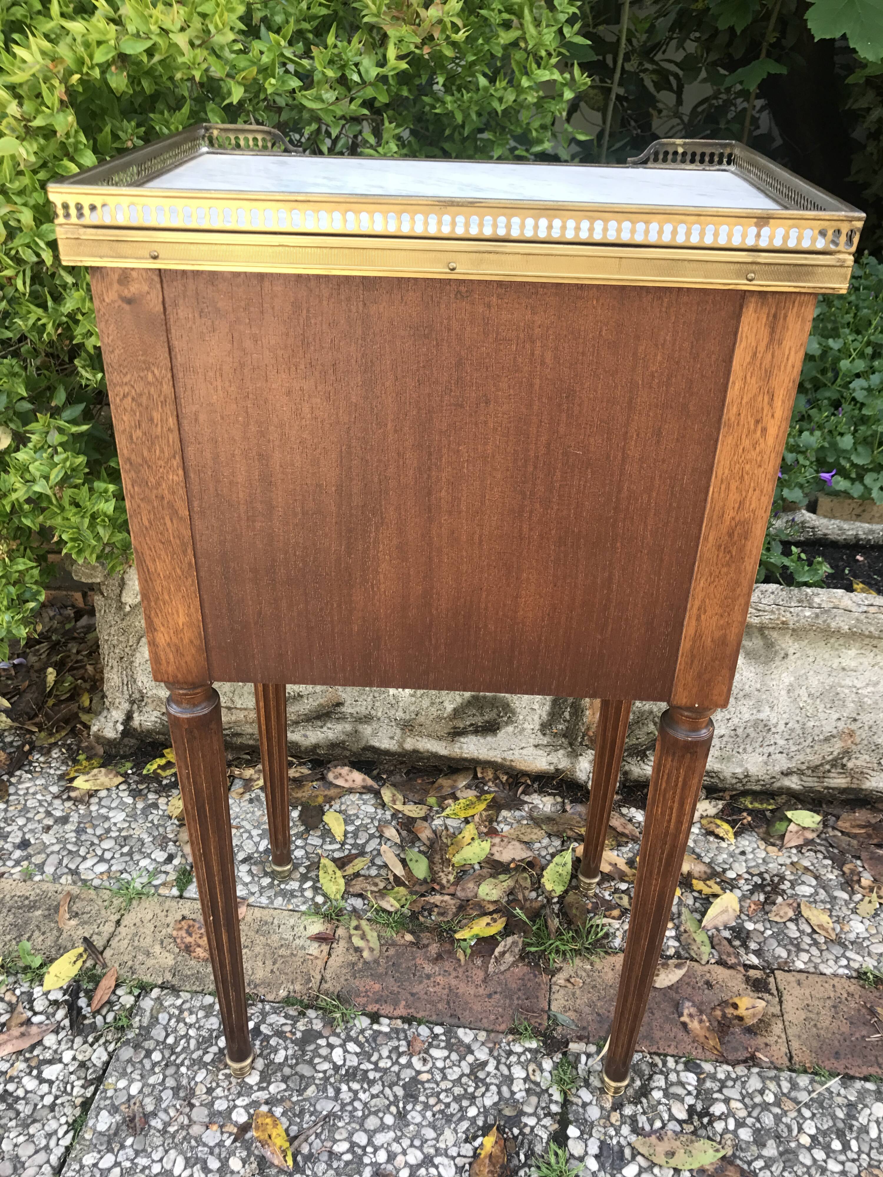 Bedside style Louis XVI marble