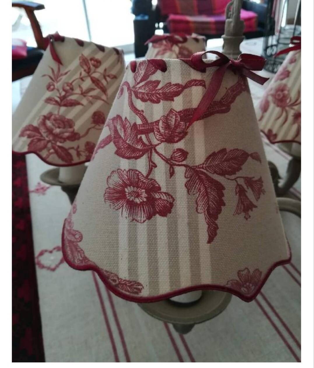 Lustre with 5 branches in bronze and grey, Gustavo style, lampshade in toile de Jouy.