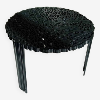 Flying coffee table Design by Patricia URQUIOLA for KARTELL