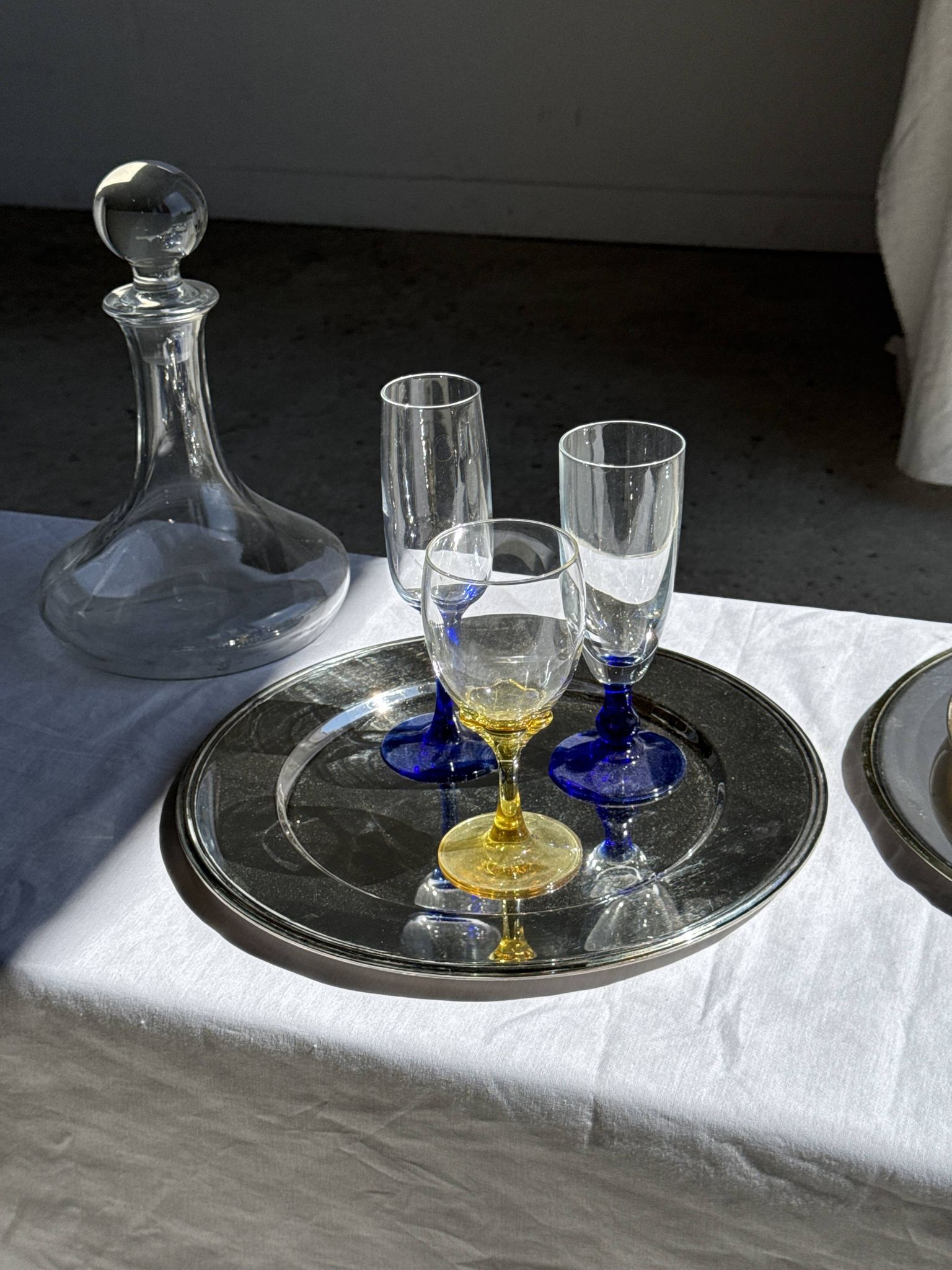 Round vintage silver-plated tray D30 H2
