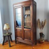 Parisian glass cabinet in solid walnut