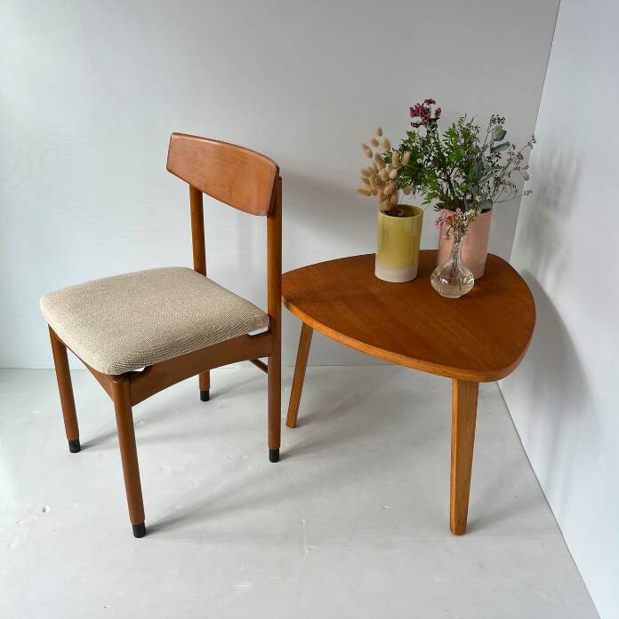 Vintage "bowwood" table in light wood