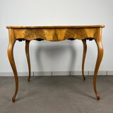 Table Louis XV noyer blond, début 19ème