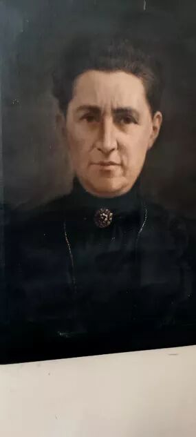 Antique painting from the early 1900s depicting a female portrait, signed by S.Bruno