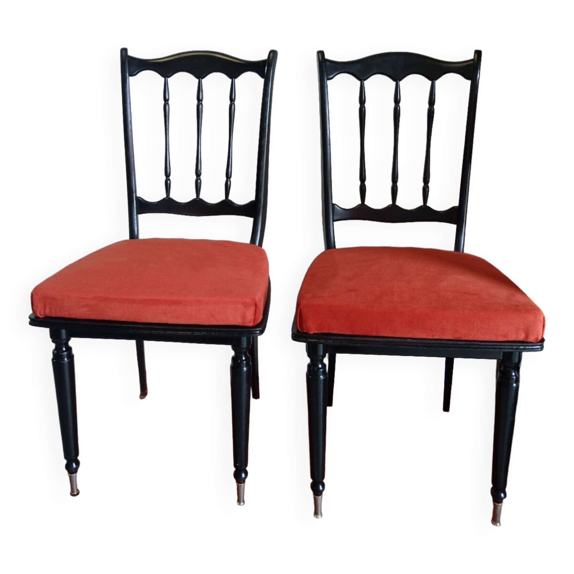 Lot of two refurbished western chairs