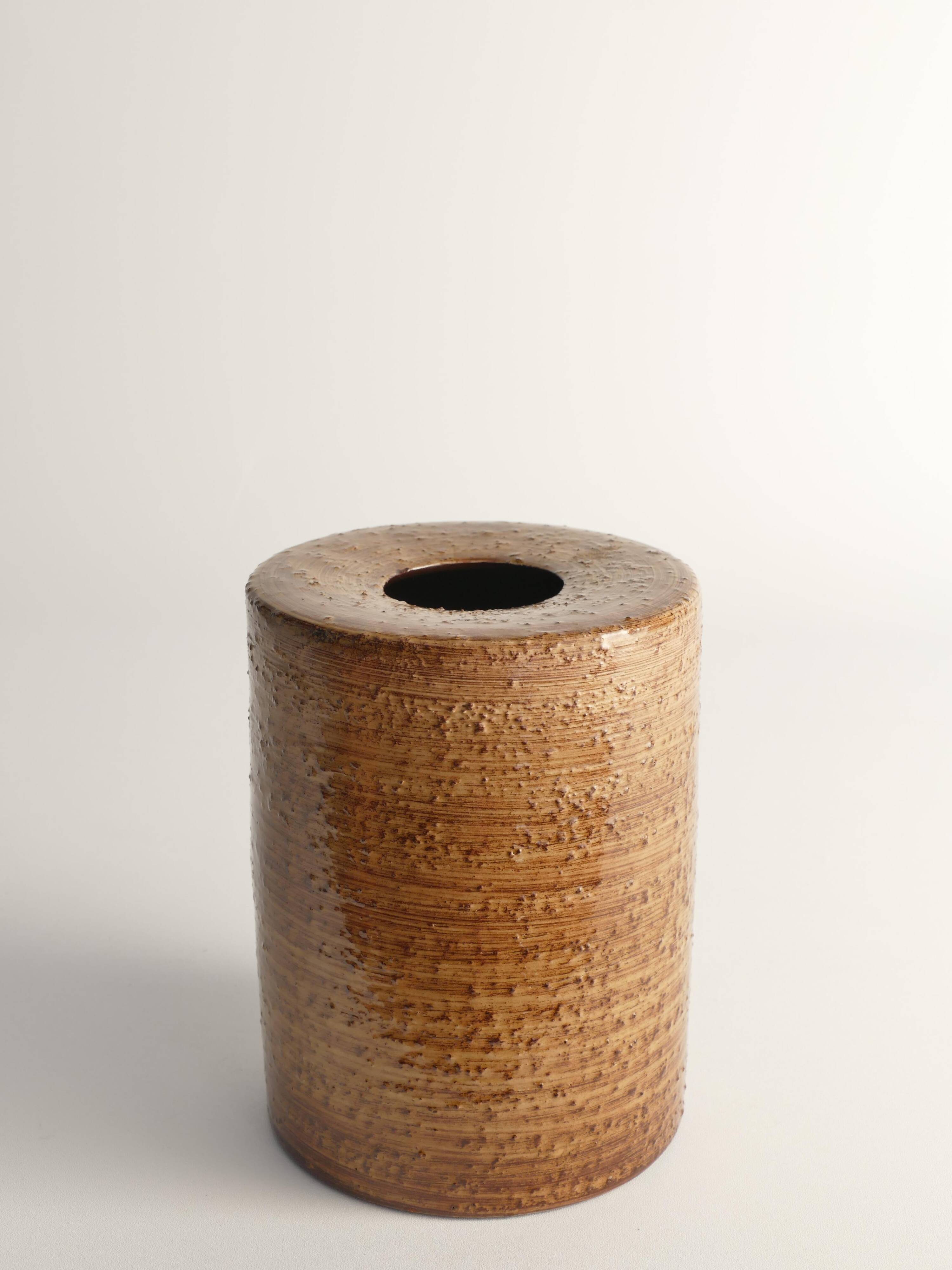 Scandinavian Modern Brown Cylindrical Vase, Jerk Werkmäster, Nittsjö Sweden 1960