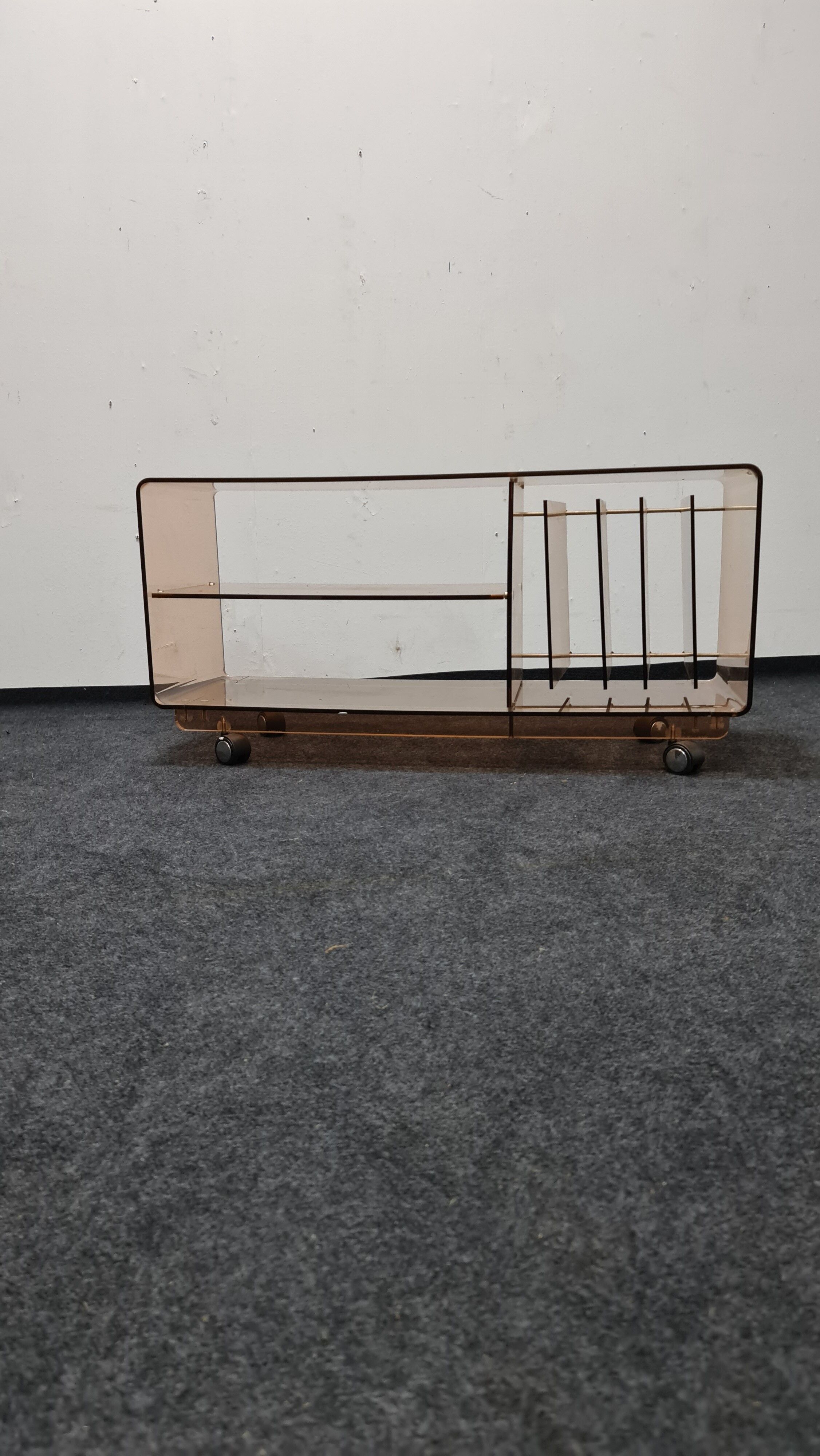 Vintage smoked plexiglas tv/hifi unit