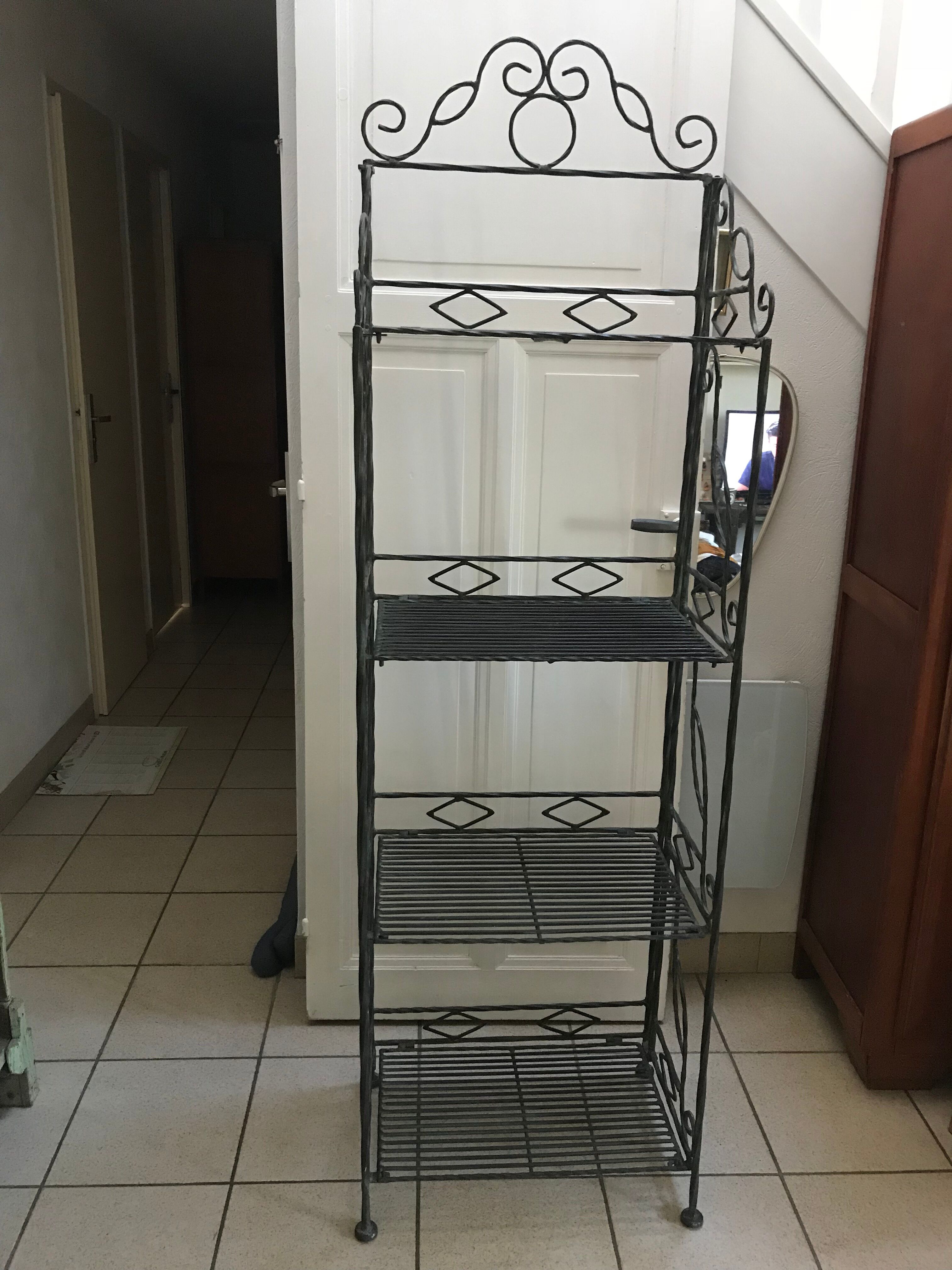 Bakery shelf